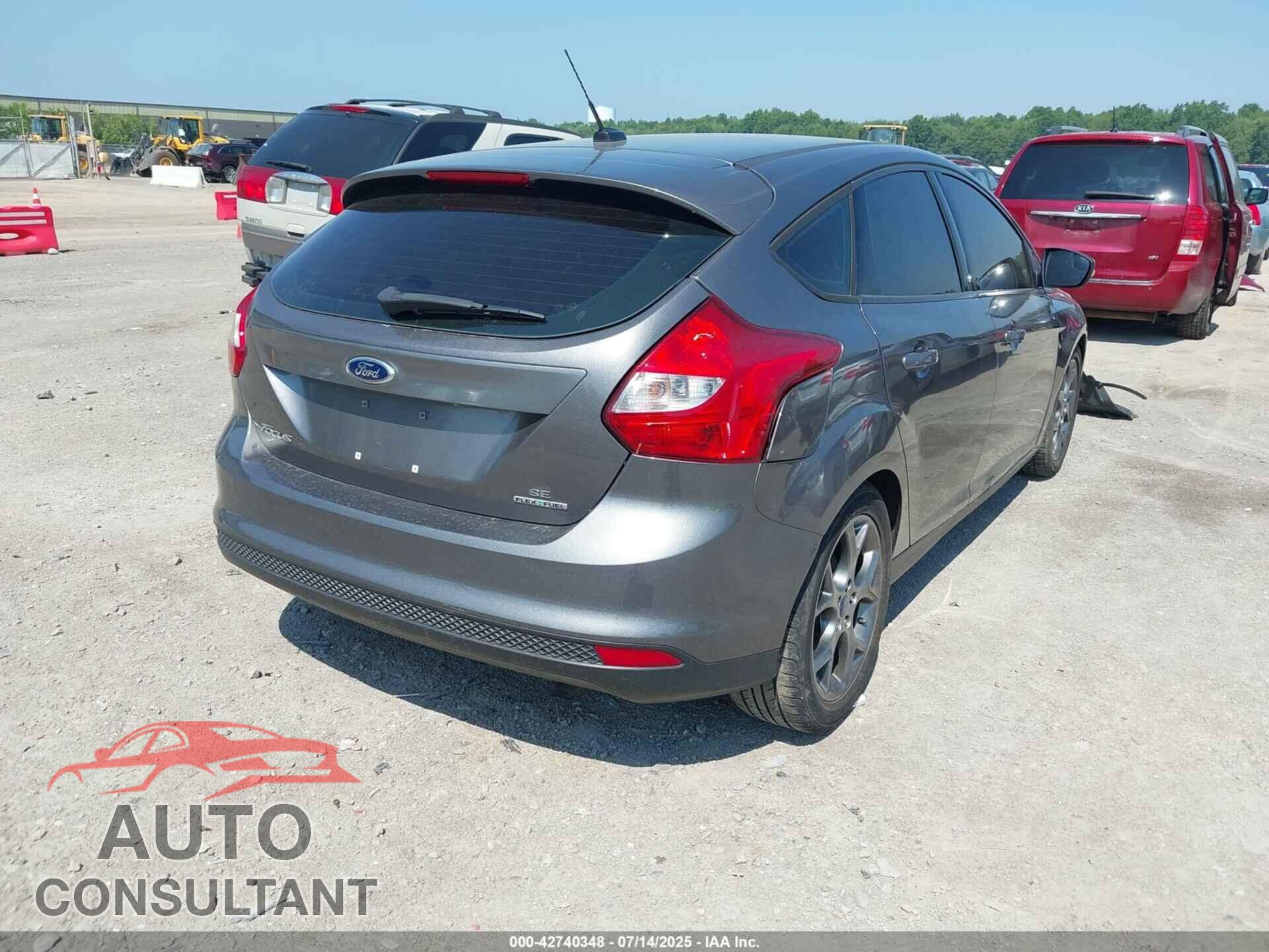 FORD FOCUS 2014 - 1FADP3K2XEL206113
