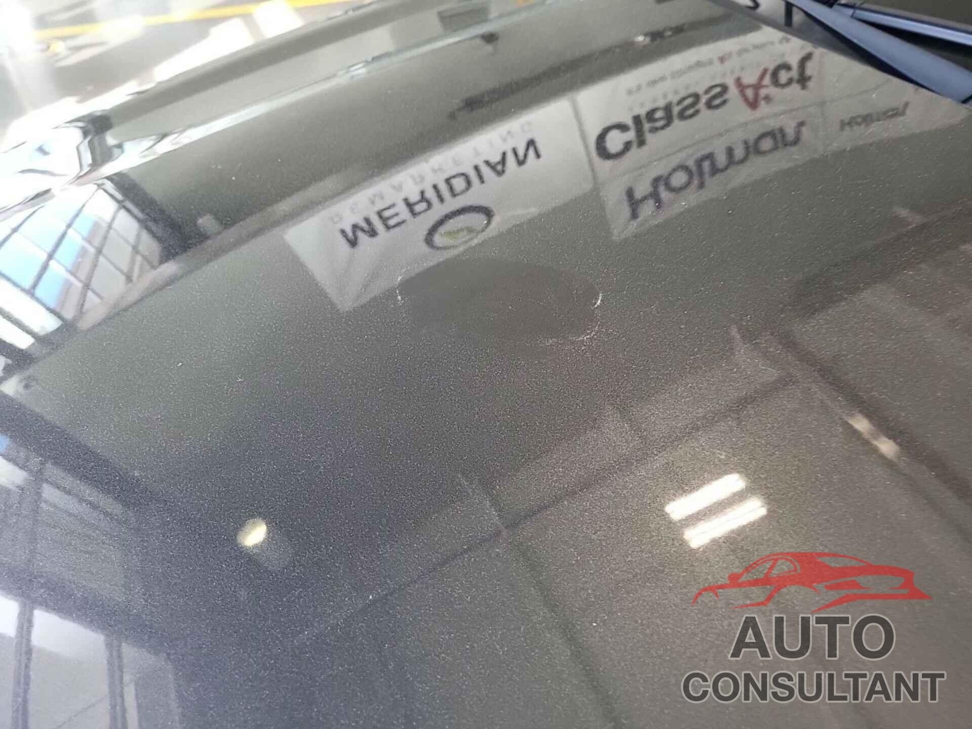 FORD TAURUS 2019 - 1FAHP2F89KG108897