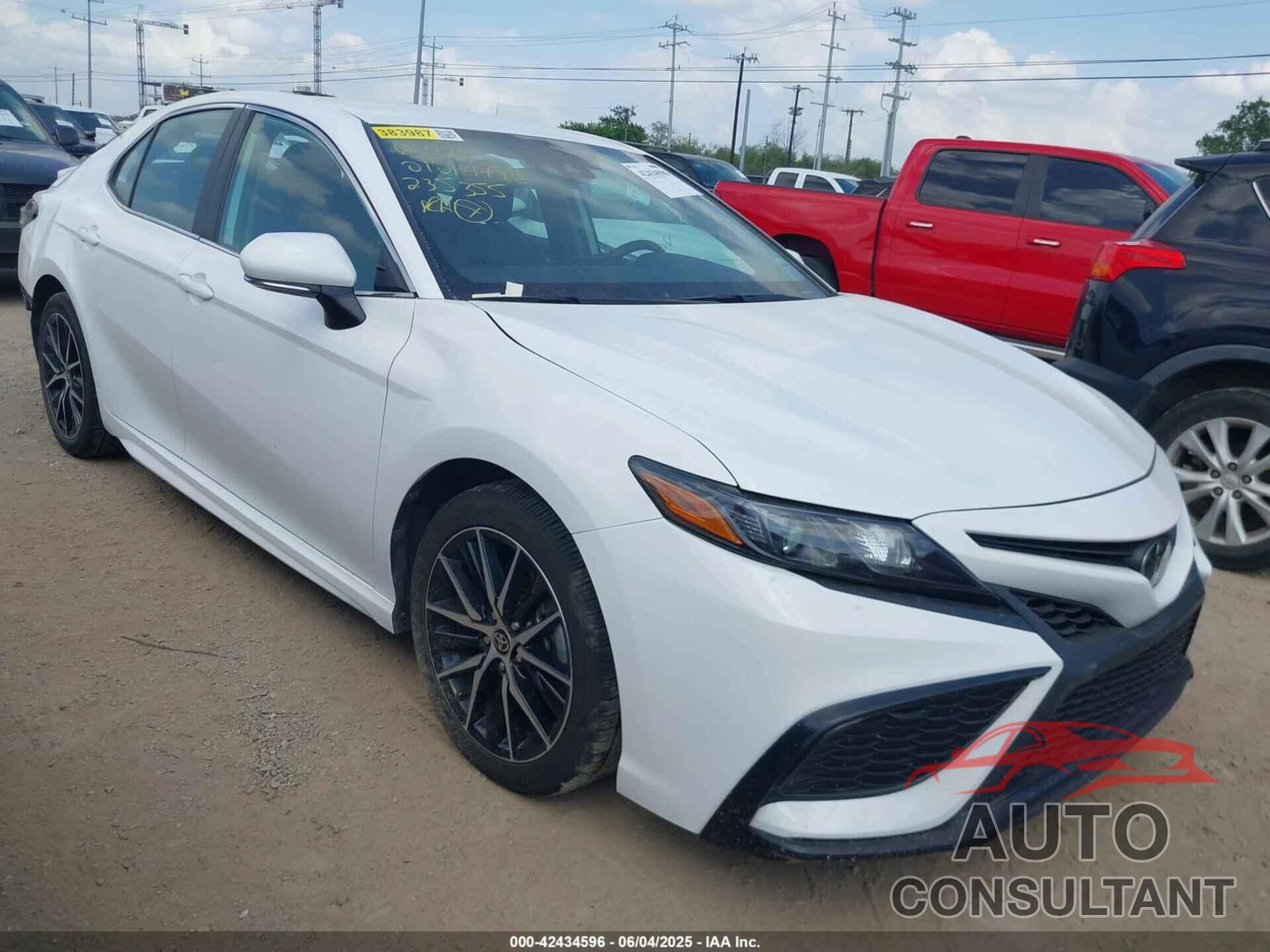 TOYOTA CAMRY 2024 - 4T1G11AK0RU235355