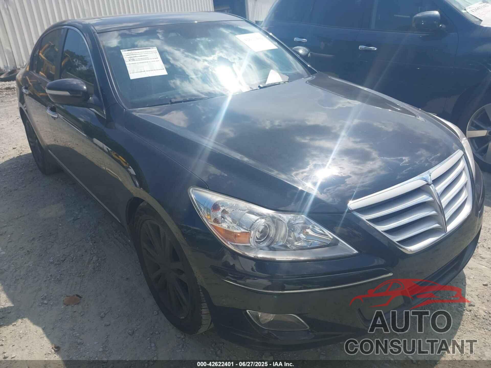 HYUNDAI GENESIS 2011 - KMHGC4DF8BU139585