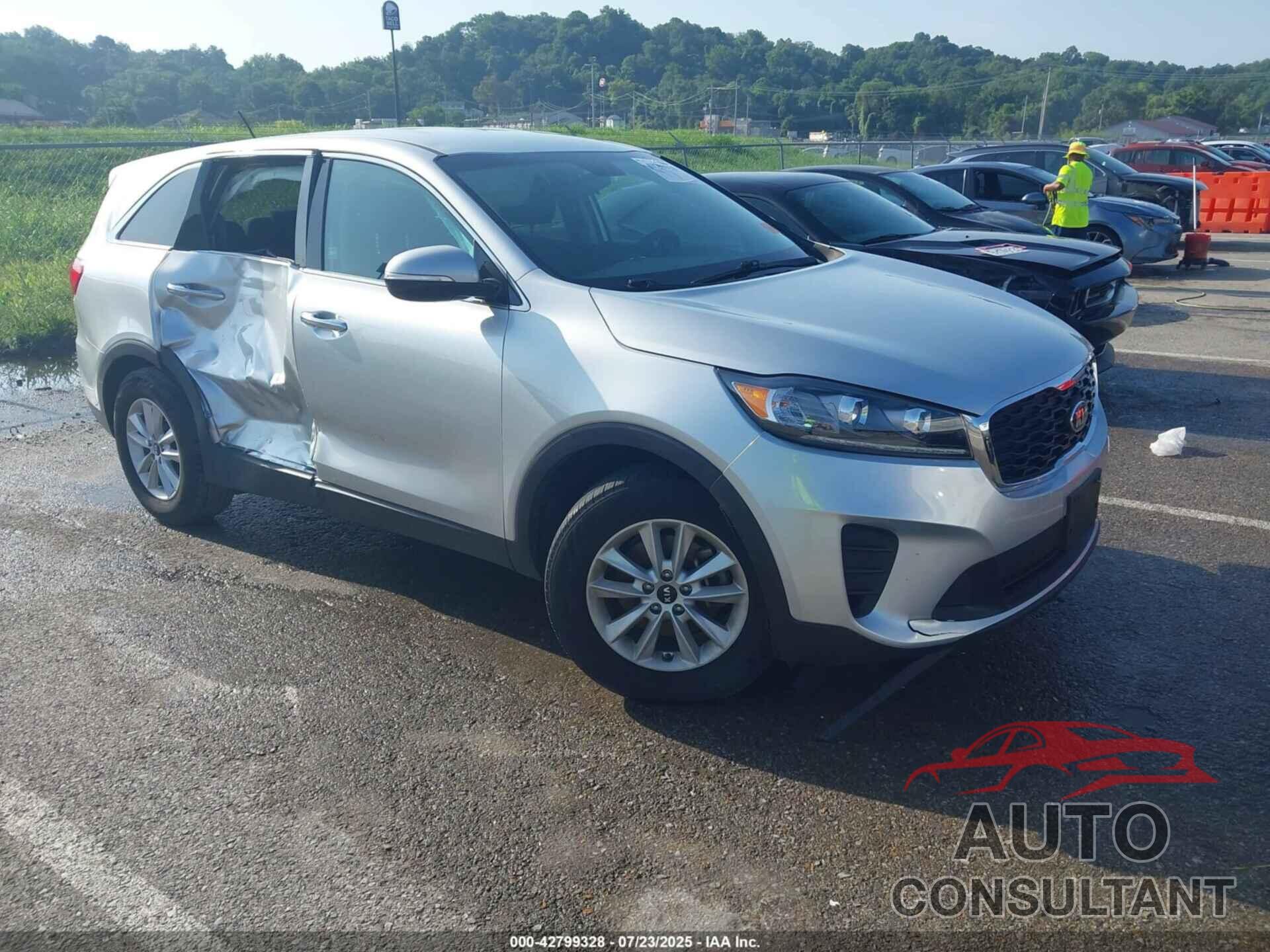 KIA SORENTO 2019 - 5XYPG4A36KG586551