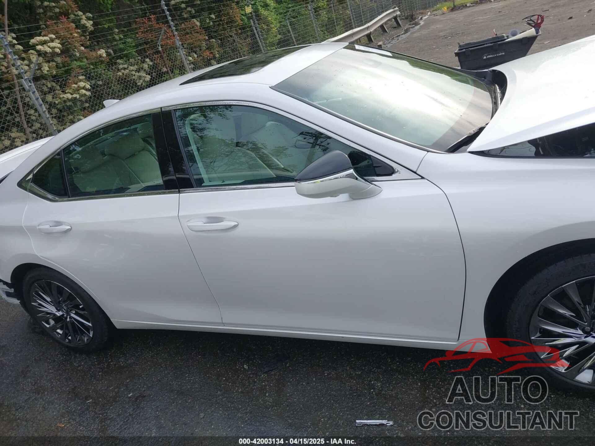 LEXUS ES 300H 2024 - 58AFA1C11RU045086