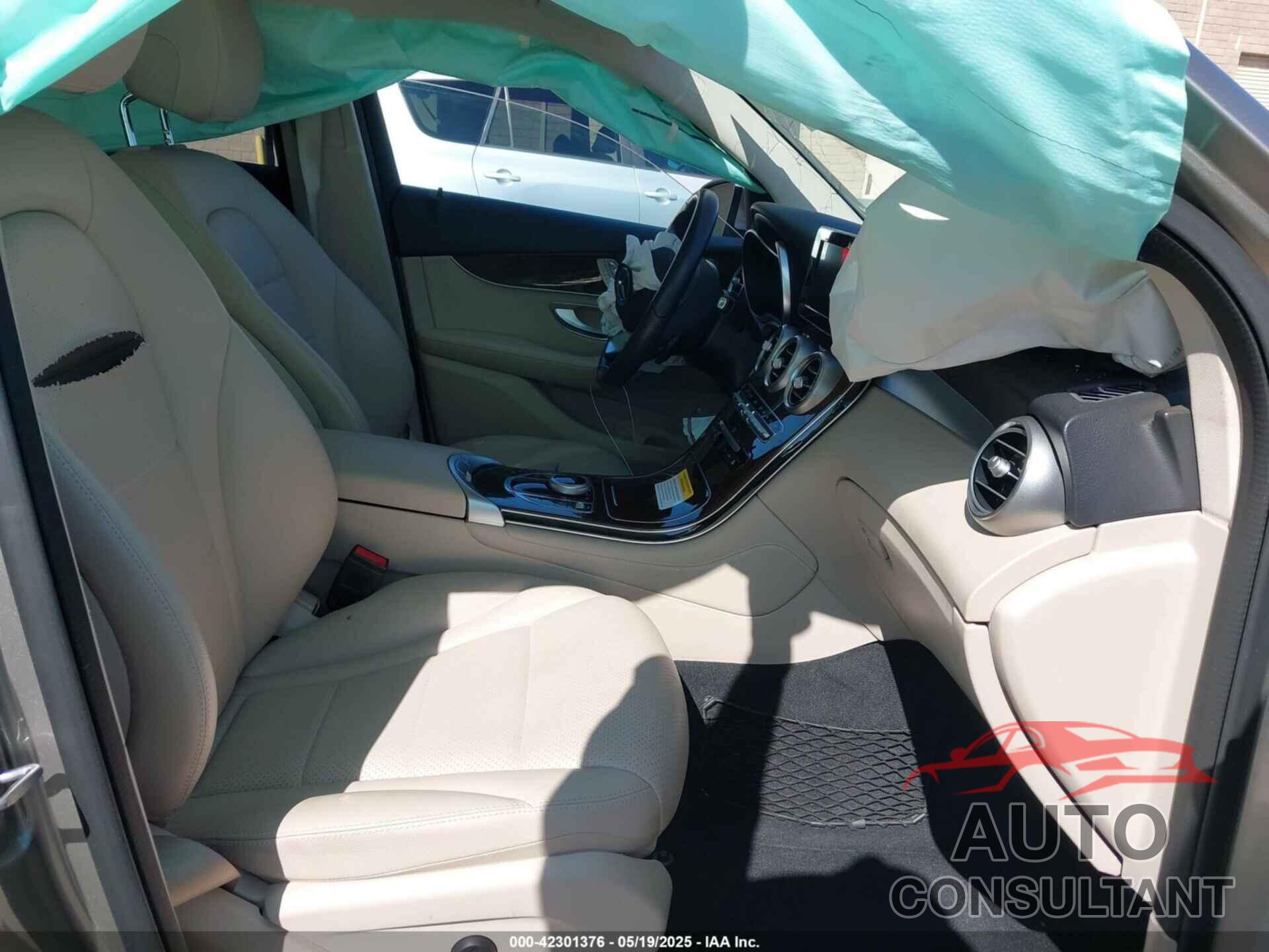 MERCEDES-BENZ GLC 300 2019 - WDC0G4KB9KF606523