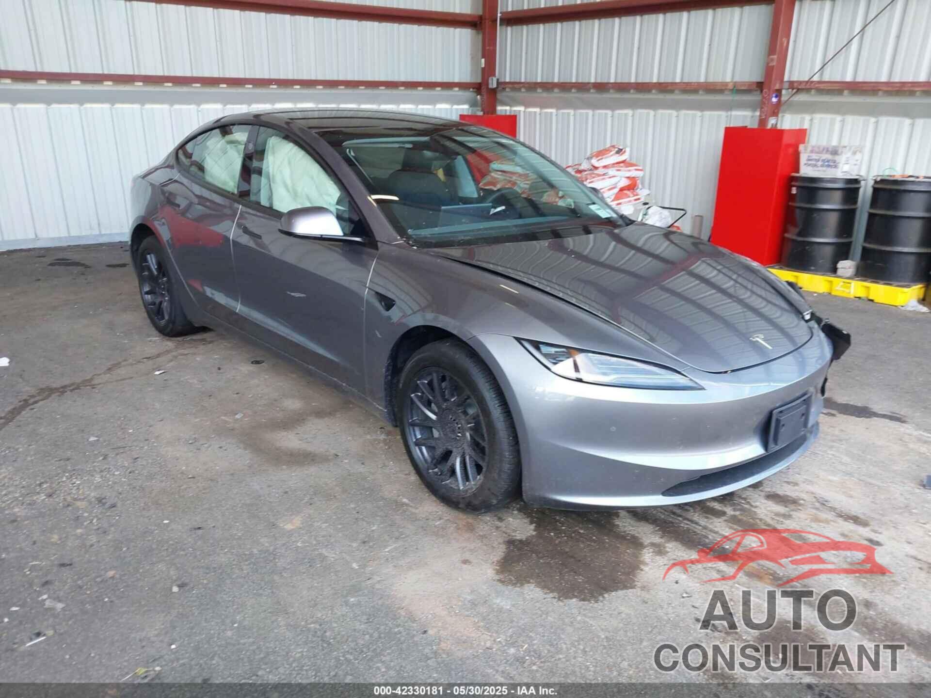 TESLA MODEL 3 2025 - 5YJ3E1EB4SF943771