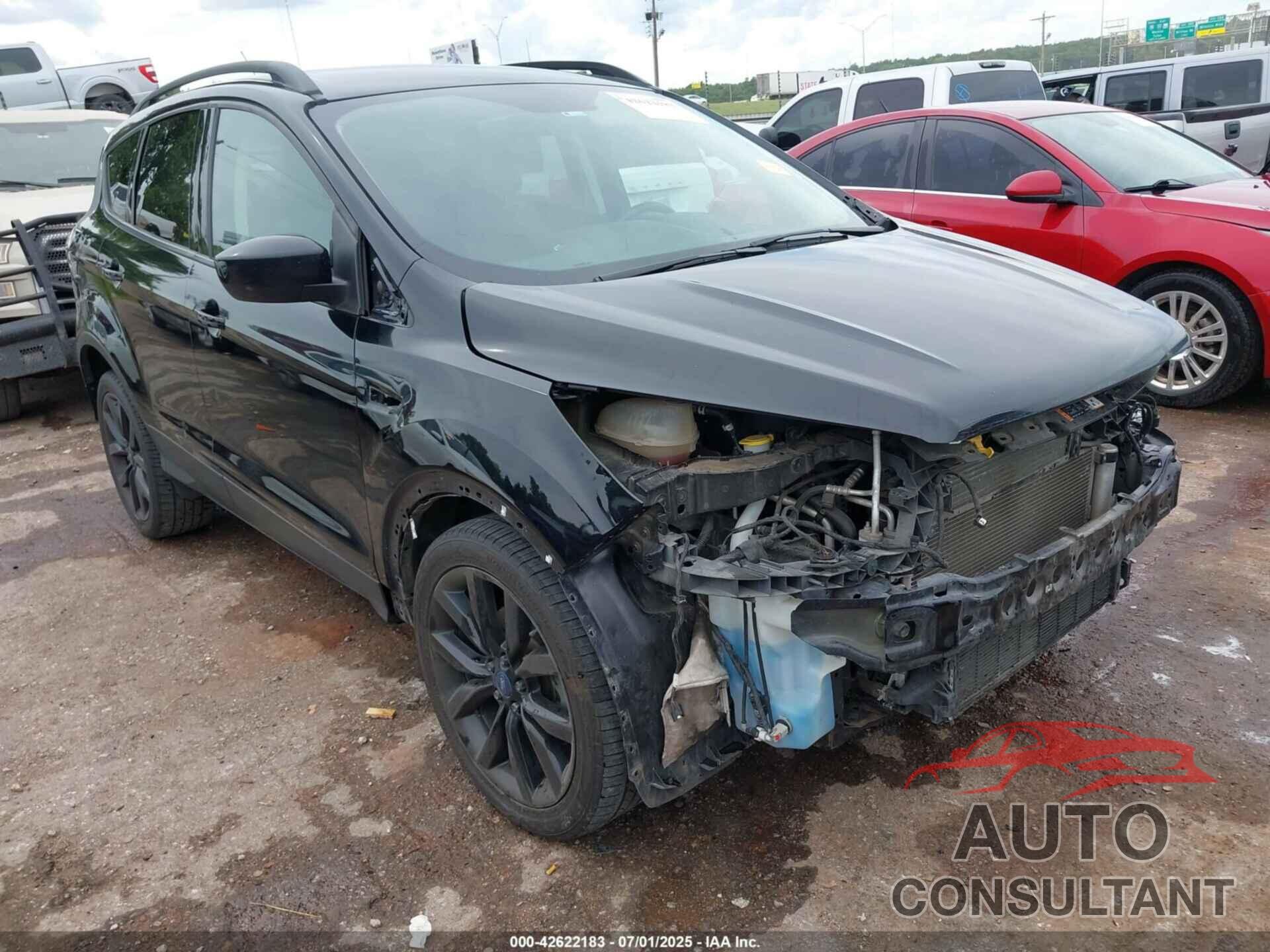 FORD ESCAPE 2017 - 1FMCU0GD4HUC37911