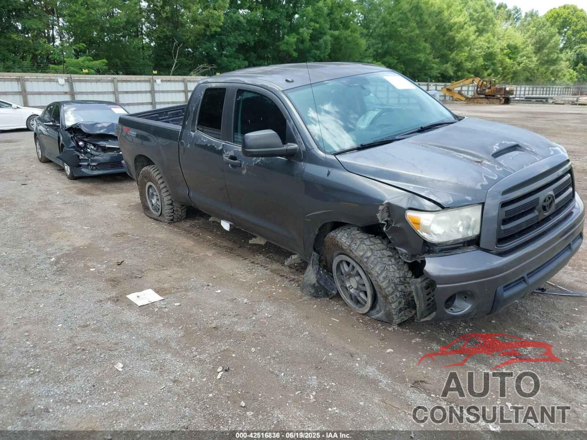 TOYOTA TUNDRA 2011 - 5TFUY5F17BX185083