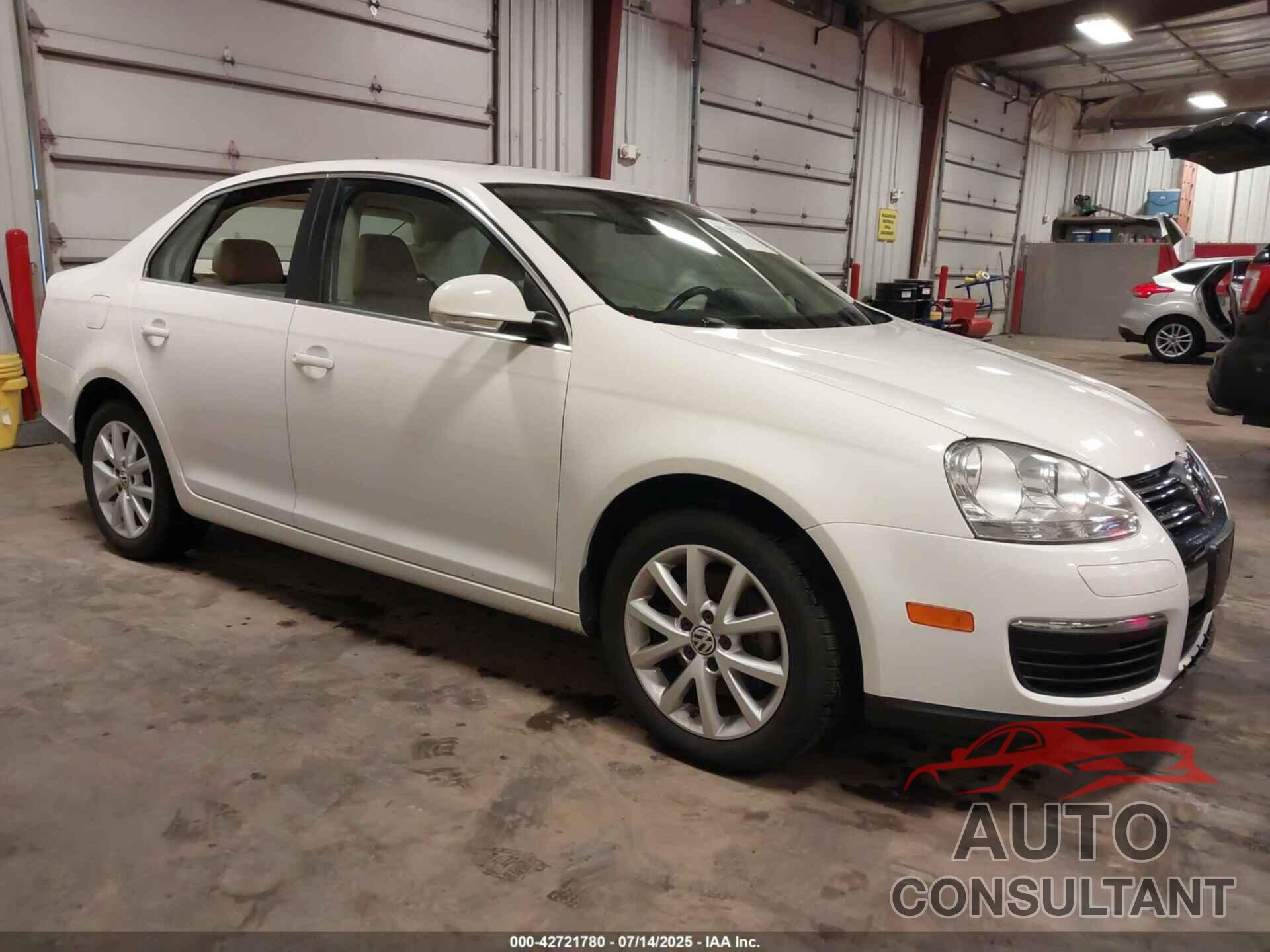 VOLKSWAGEN JETTA 2010 - 3VWRX7AJ3AM024016