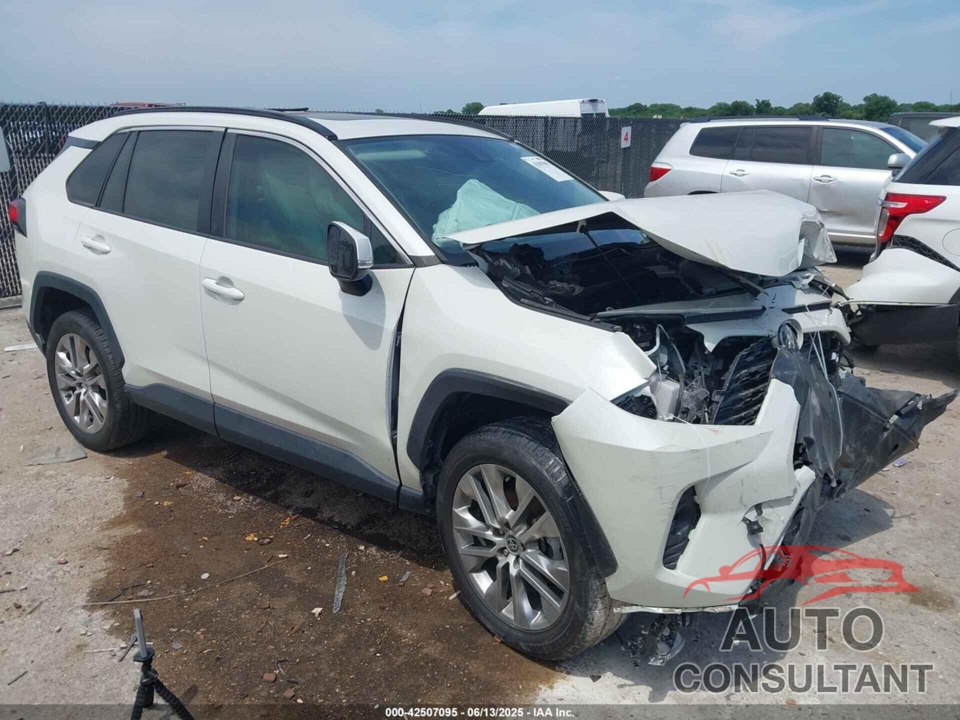 TOYOTA RAV4 2021 - 2T3C1RFV8MW140171