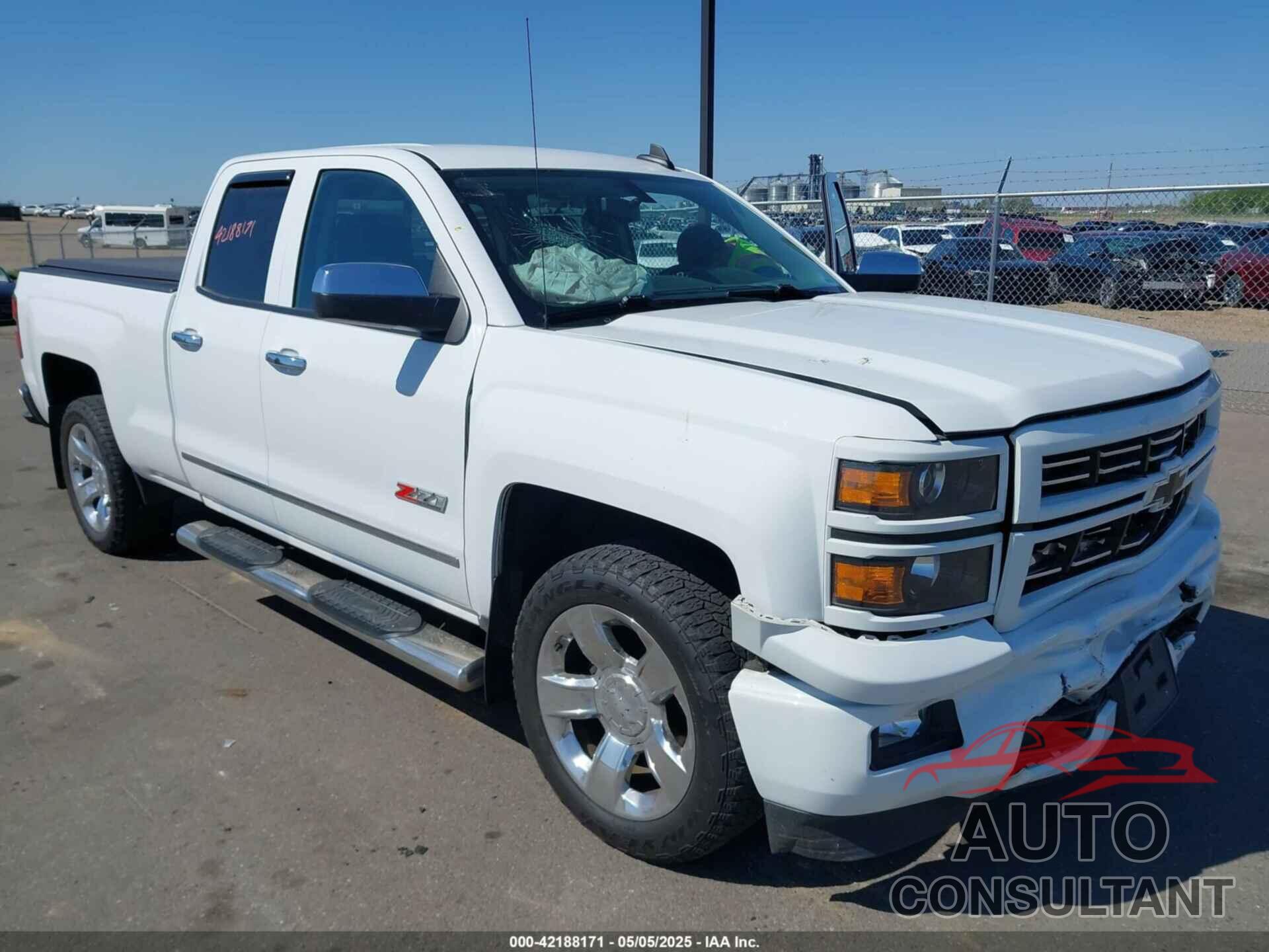CHEVROLET SILVERADO 1500 2015 - 1GCVKREC5FZ263841