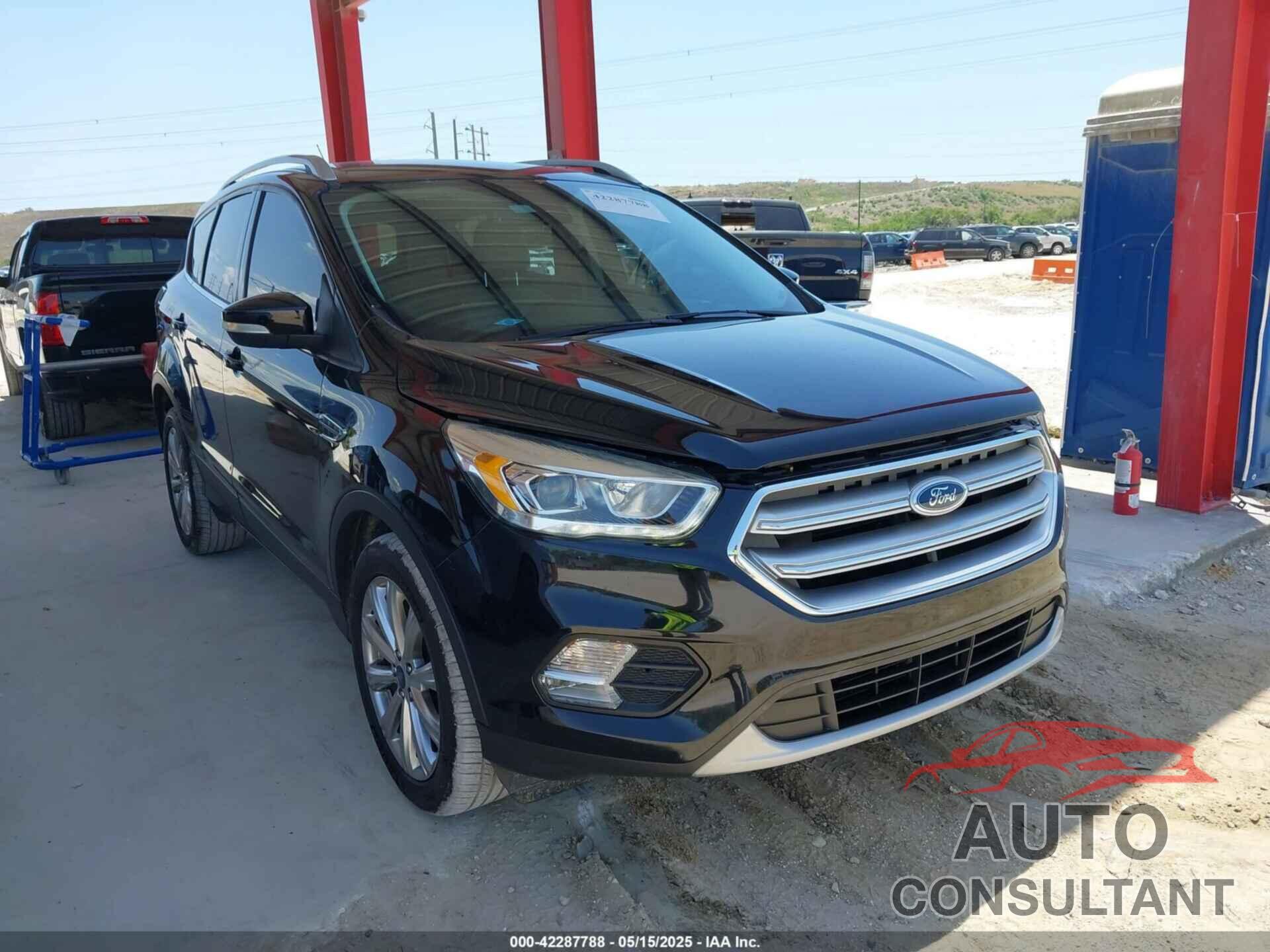 FORD ESCAPE 2017 - 1FMCU0JD8HUA46274