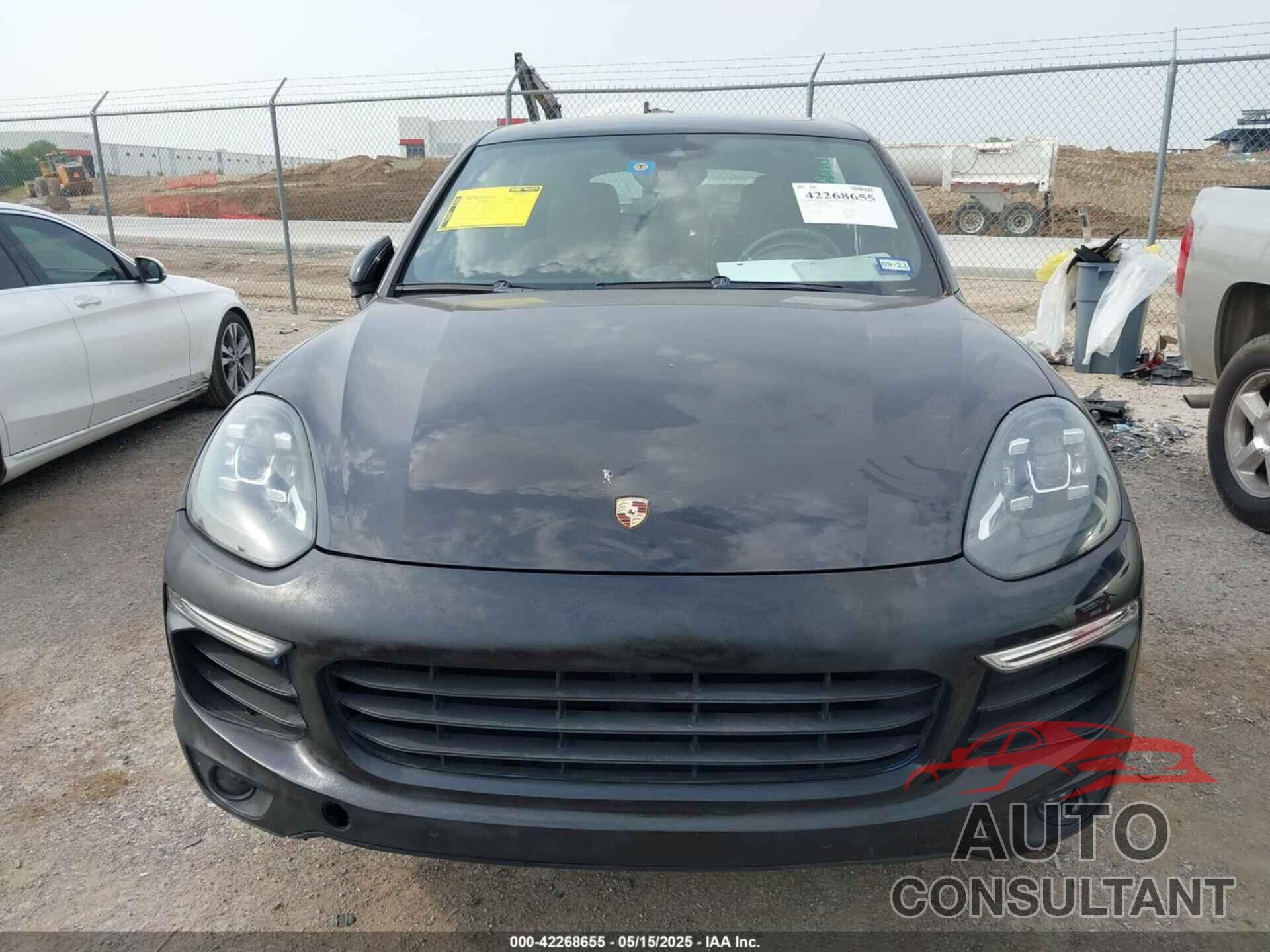 PORSCHE CAYENNE 2016 - WP1AA2A27GKA08400