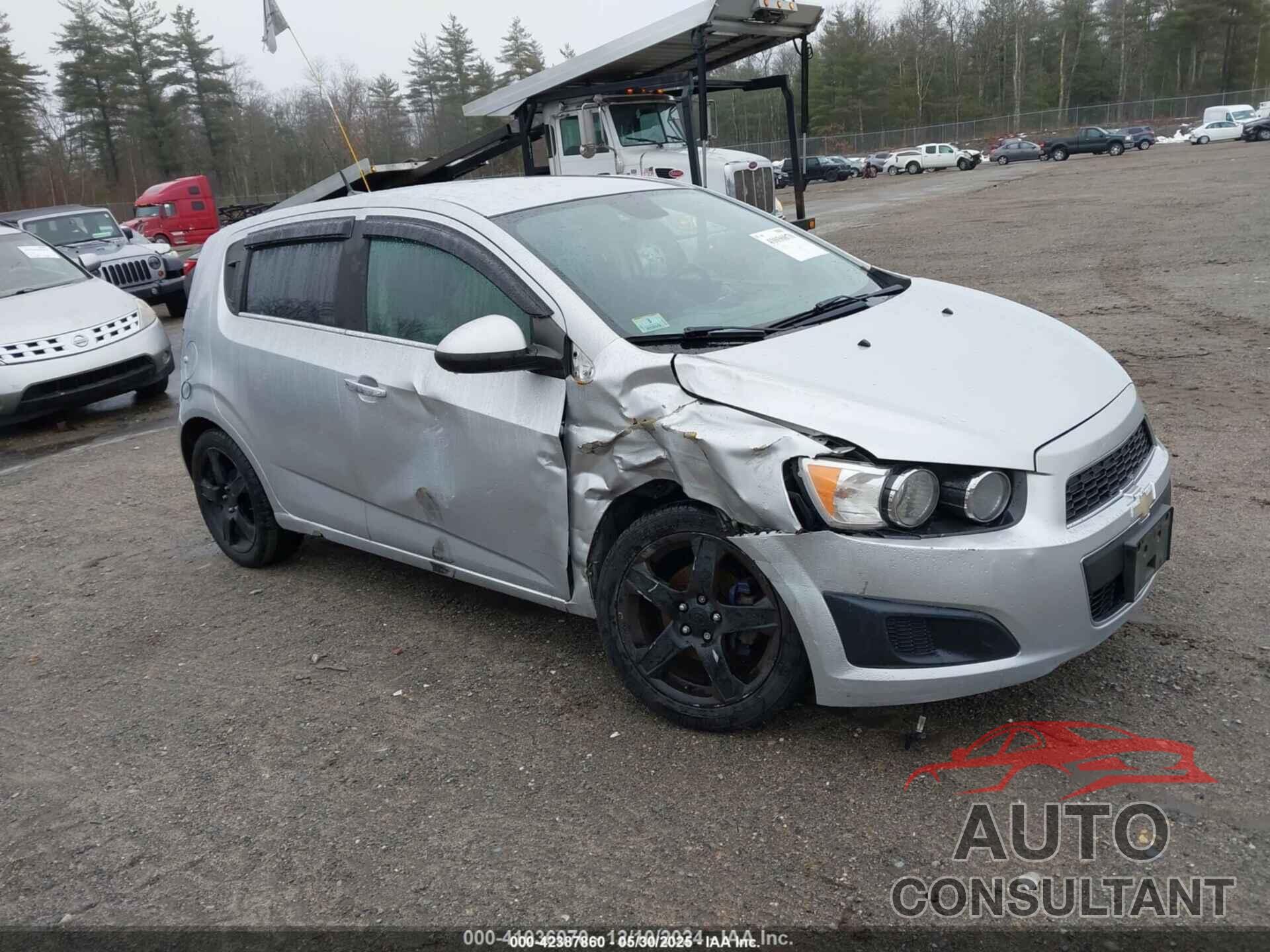 CHEVROLET SONIC 2012 - 1G1JE6SHXC4137951