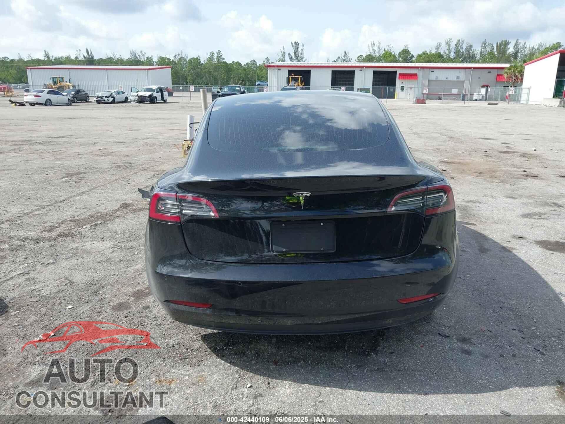 TESLA MODEL 3 2019 - 5YJ3E1EA2KF394675