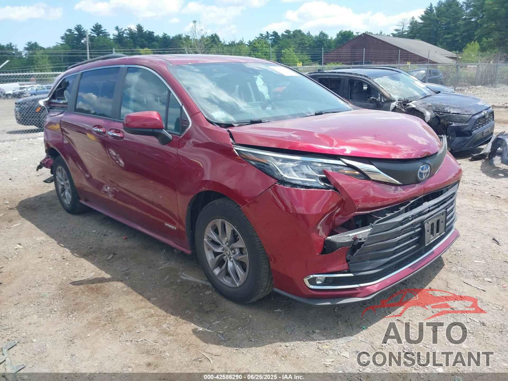 TOYOTA SIENNA 2021 - 5TDJSKFC9MS004658