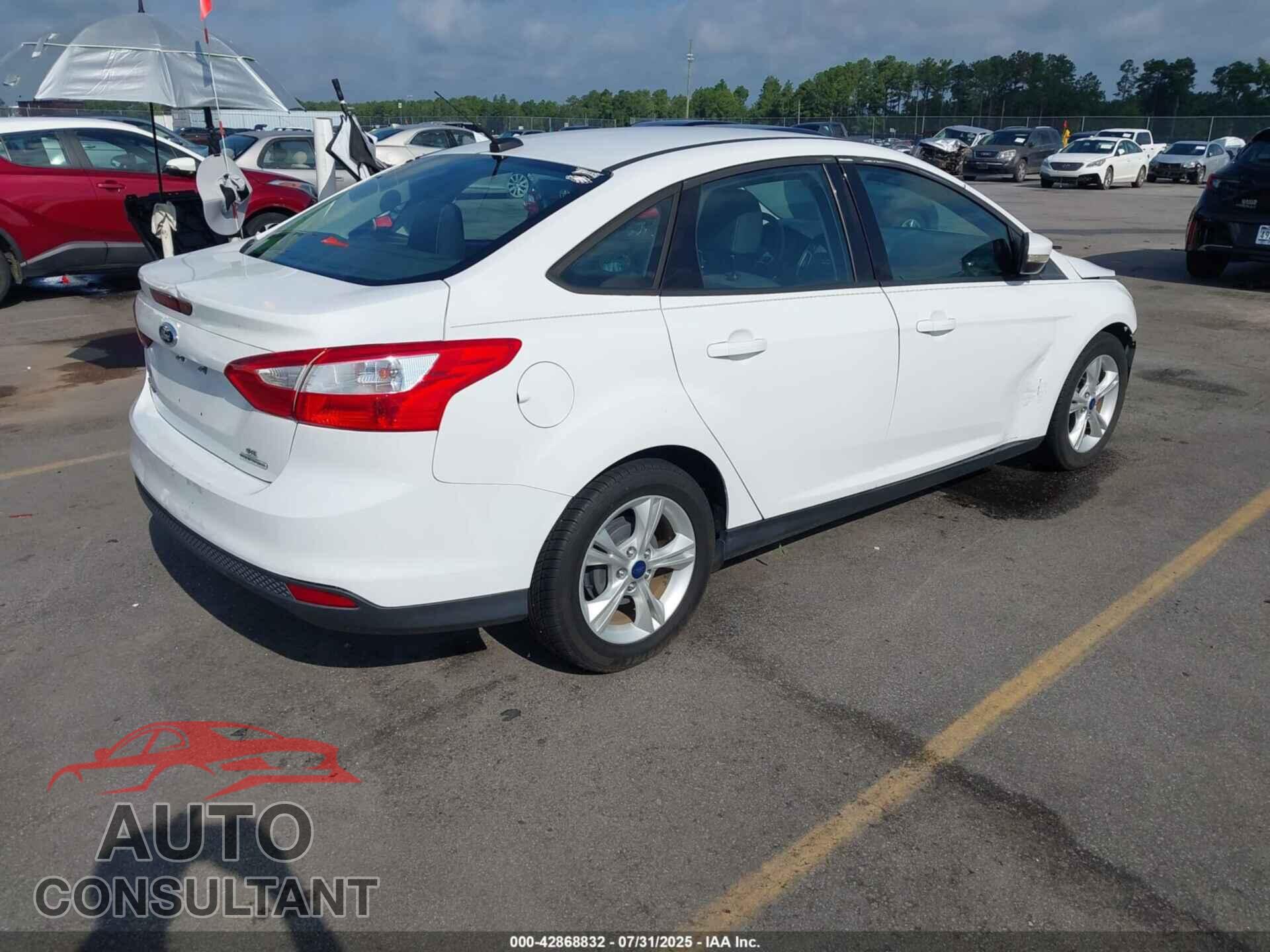 FORD FOCUS 2014 - 1FADP3F24EL425577