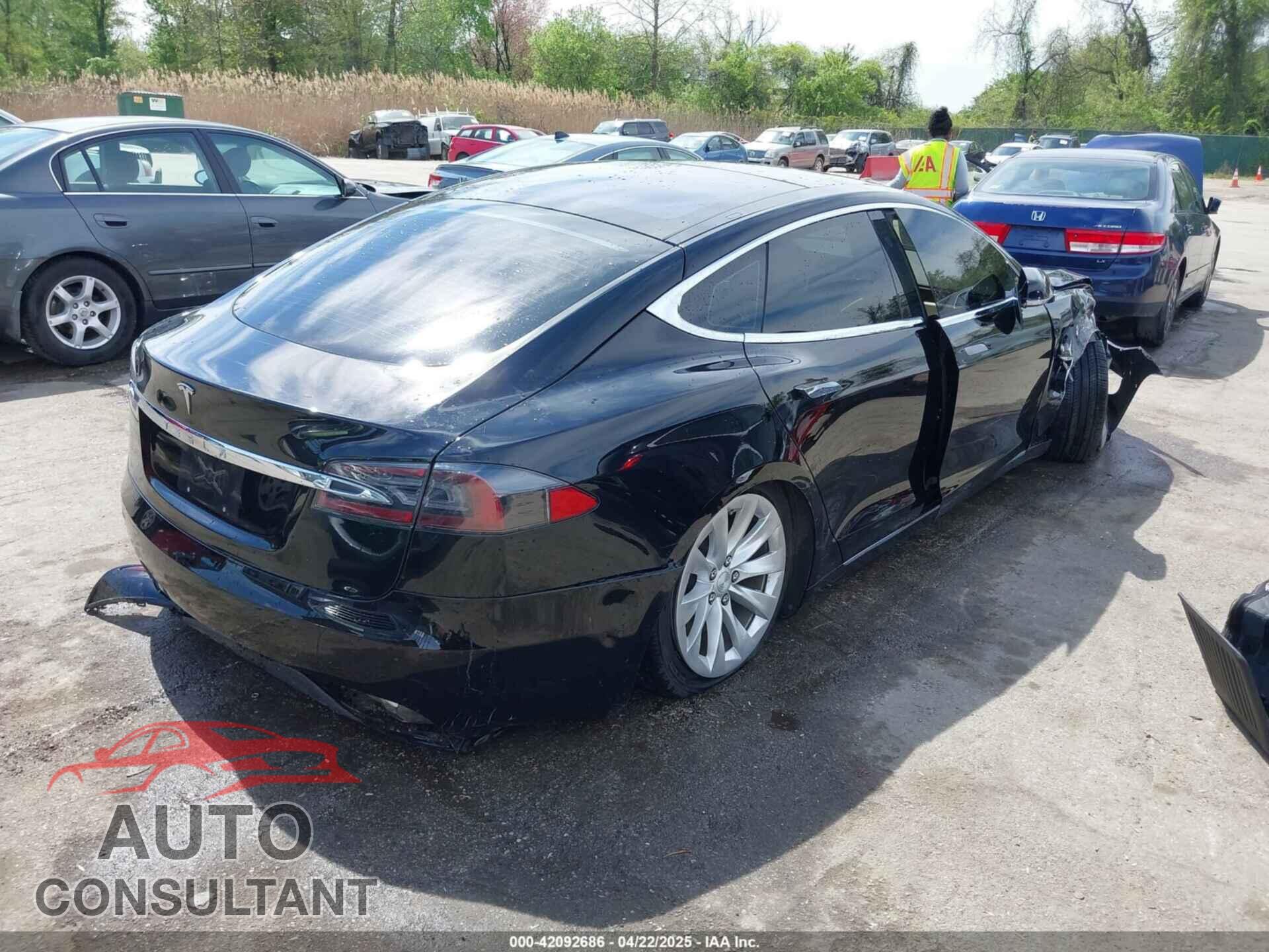 TESLA MODEL S 2017 - 5YJSA1E13HF228486