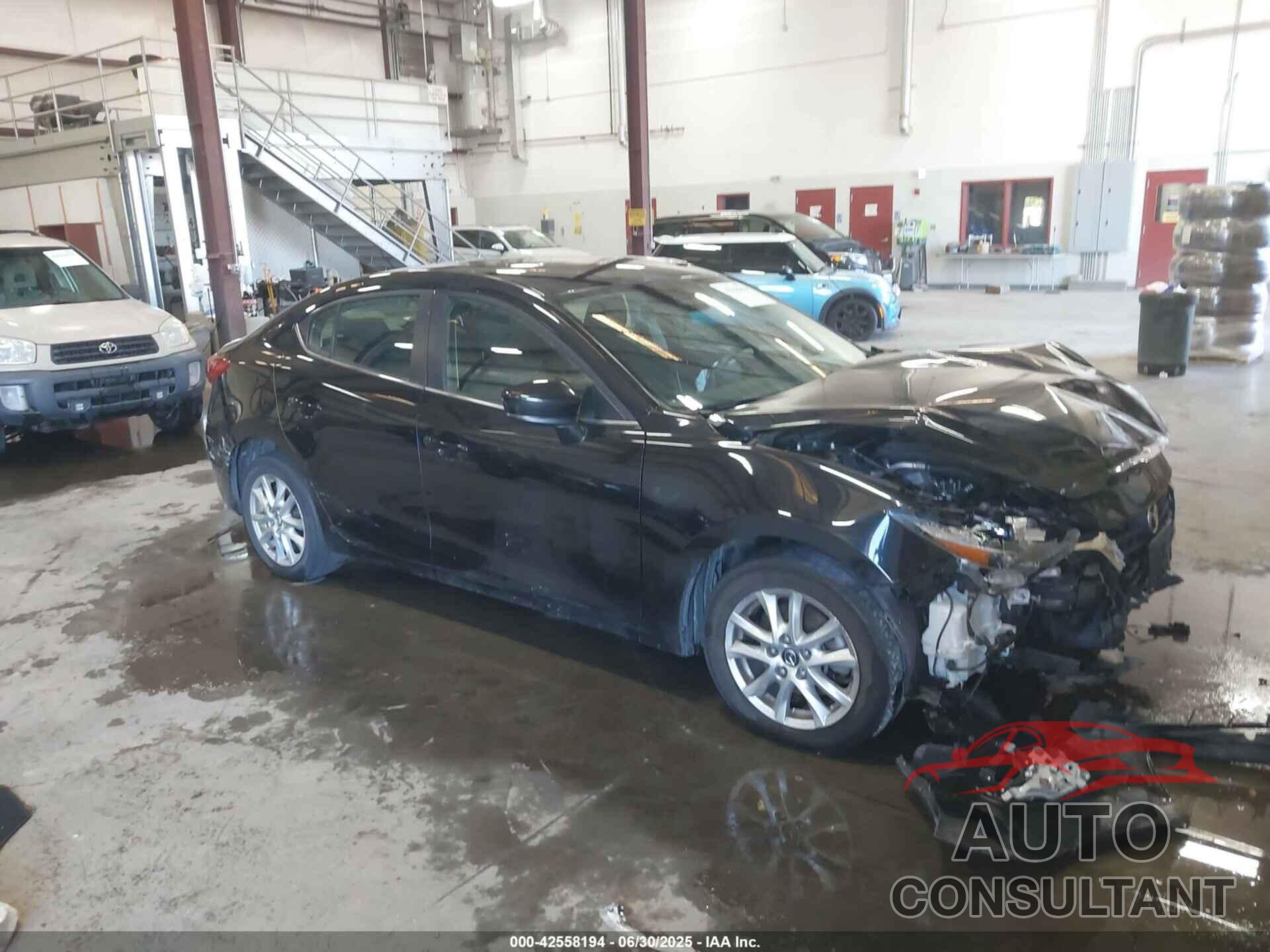 MAZDA MAZDA3 2018 - 3MZBN1U79JM258567