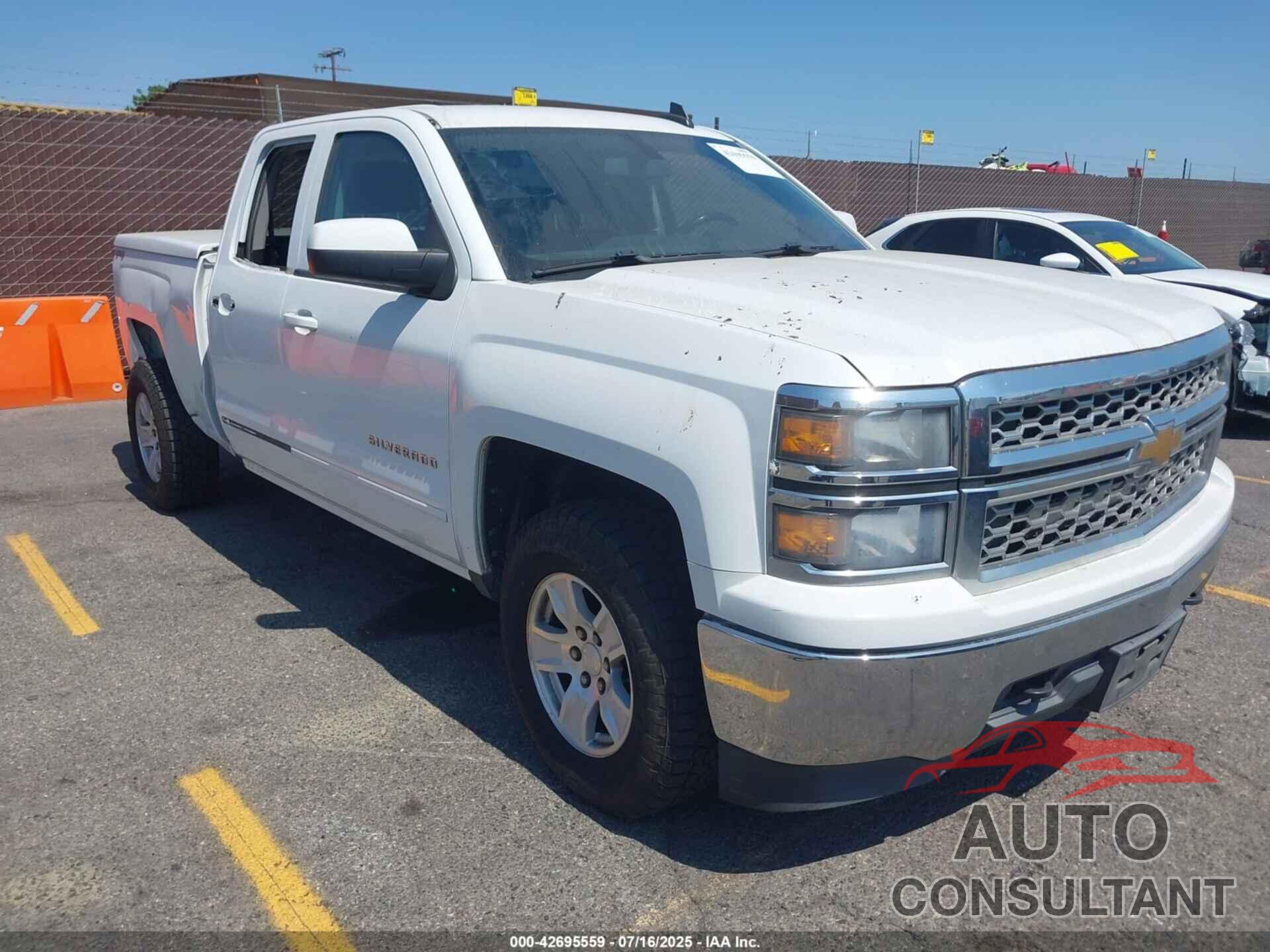 CHEVROLET SILVERADO 1500 2015 - 1GCVKREC3FZ414000