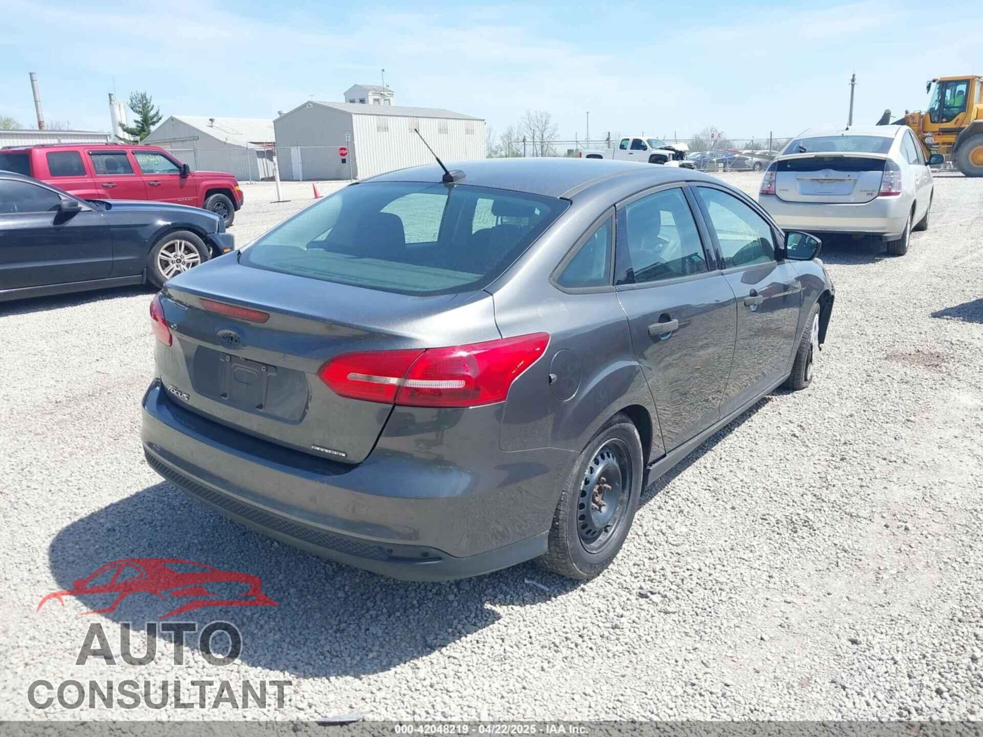 FORD FOCUS 2015 - 1FADP3E27FL204784