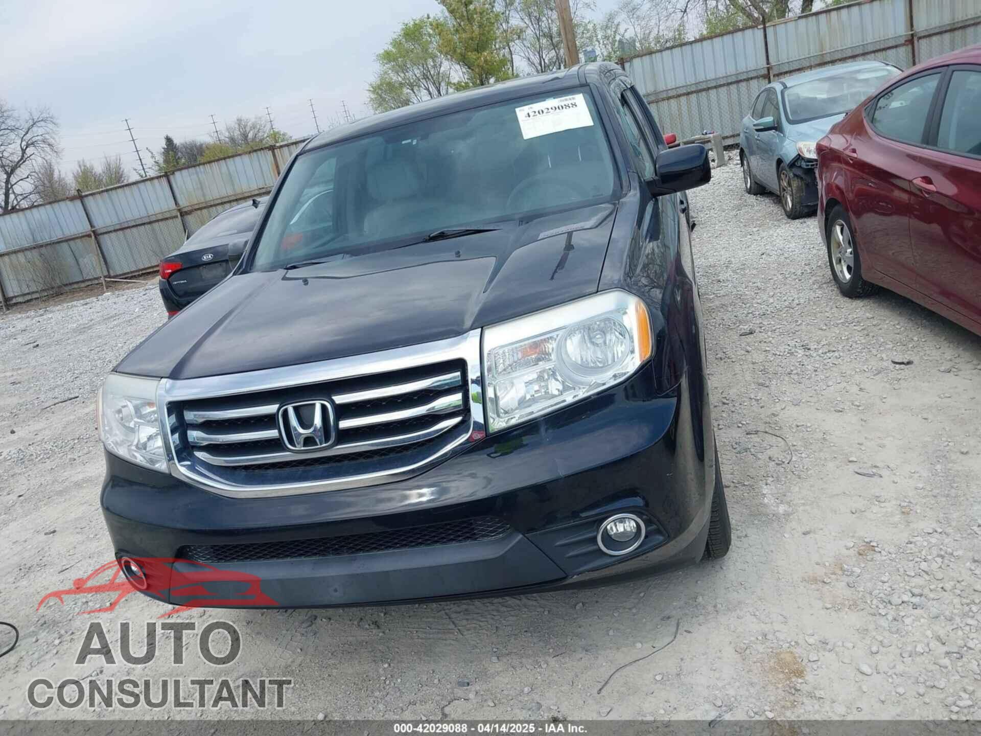 HONDA PILOT 2015 - 5FNYF4H61FB001749