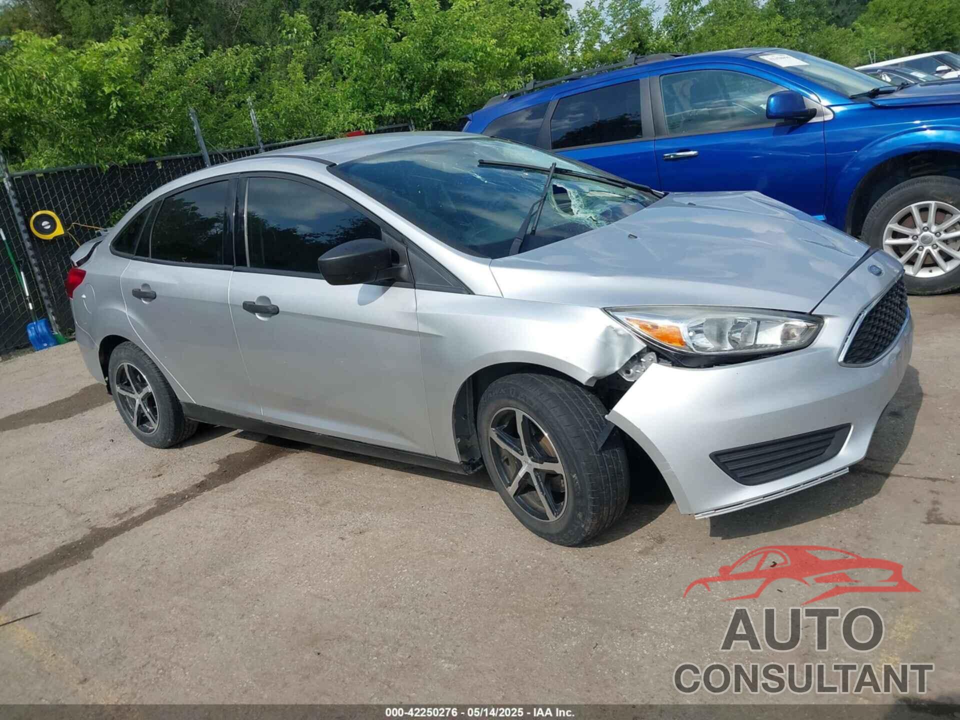 FORD FOCUS 2017 - 1FADP3E28HL328775