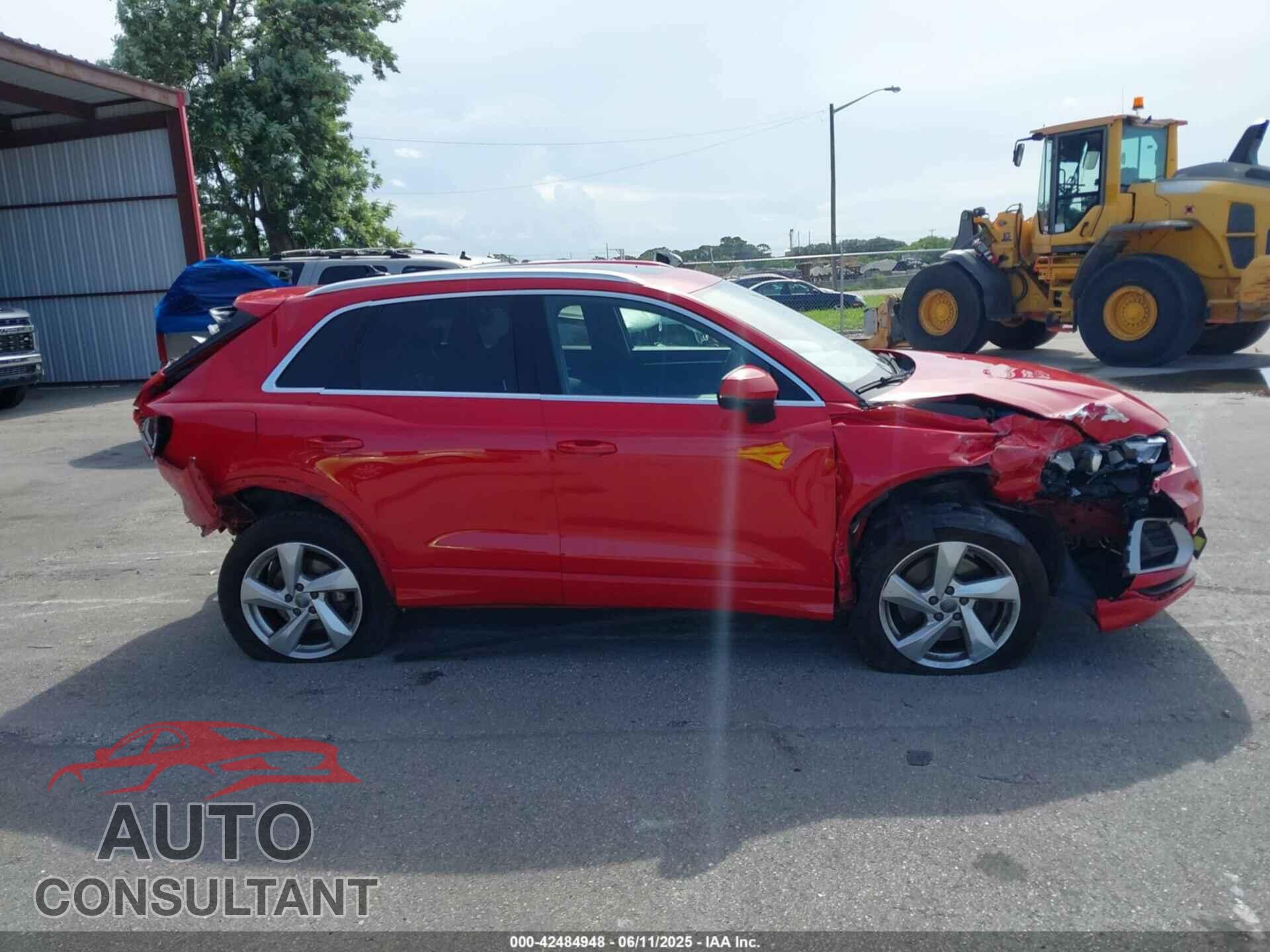 AUDI Q3 2019 - WA1AECF32K1077002
