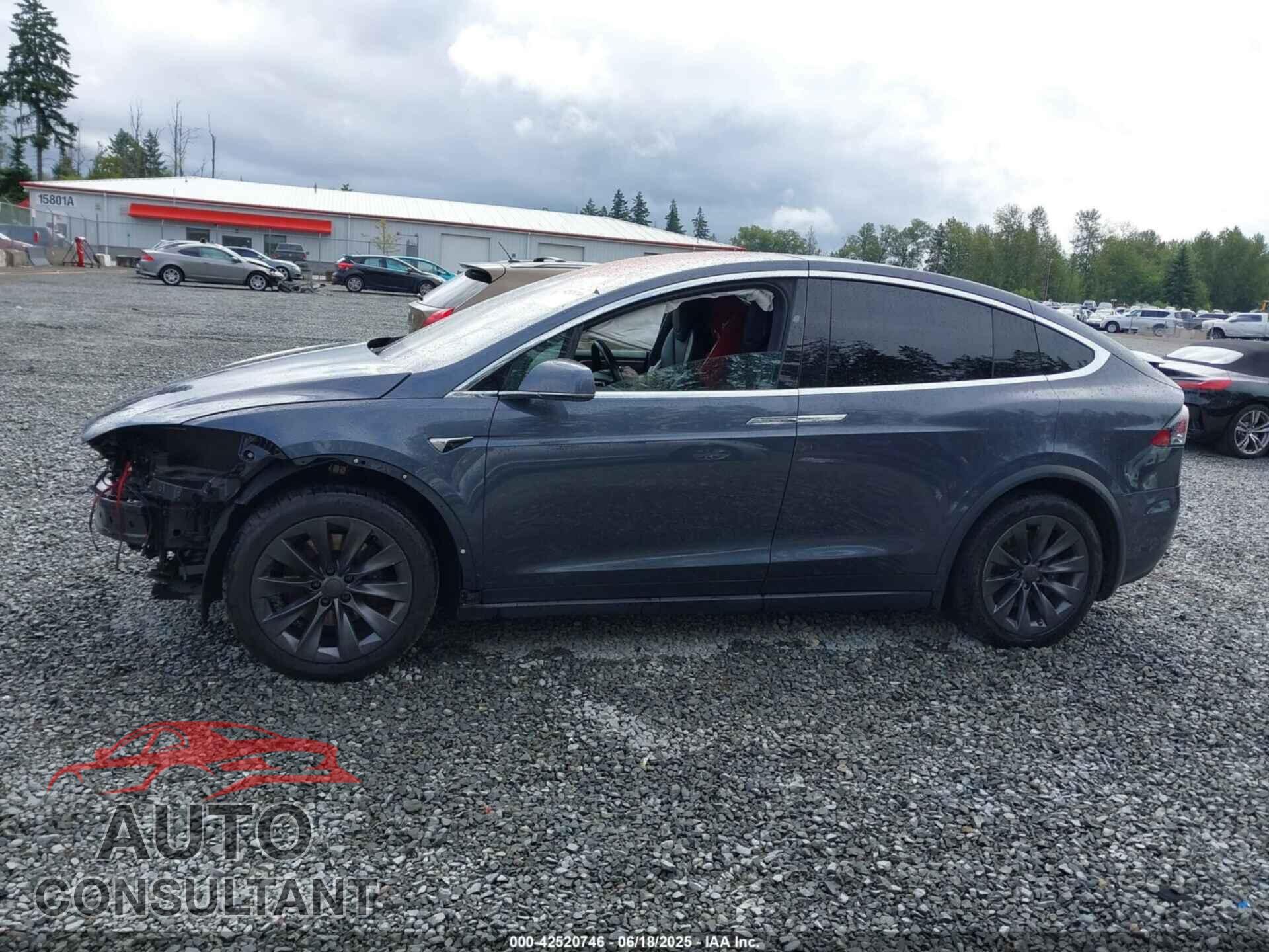 TESLA MODEL X 2019 - 5YJXCAE20KF152371