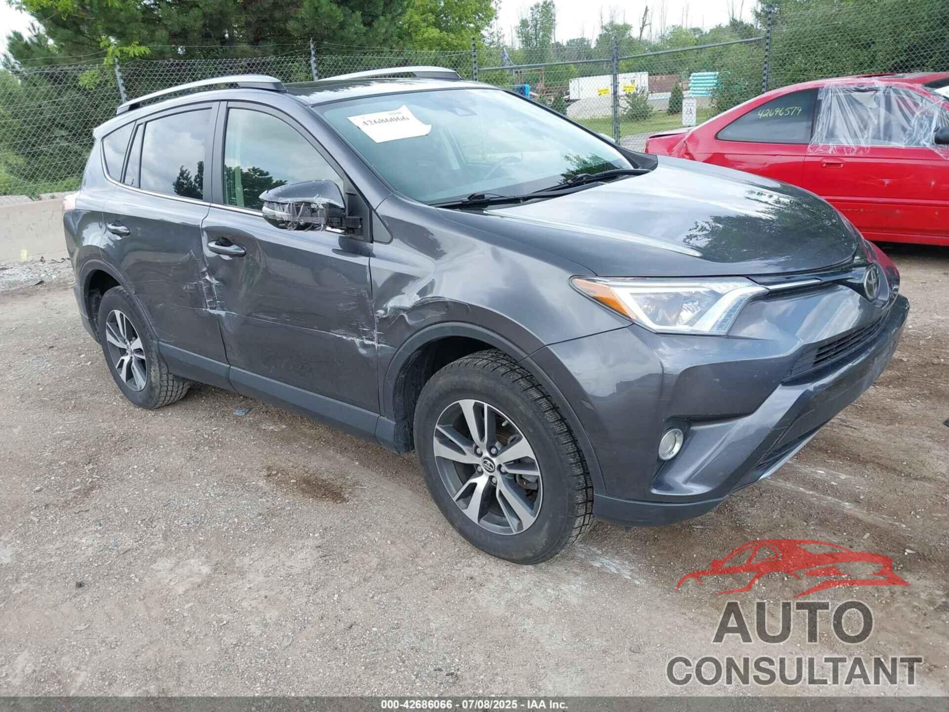 TOYOTA RAV4 2017 - JTMRFREV5HJ716302