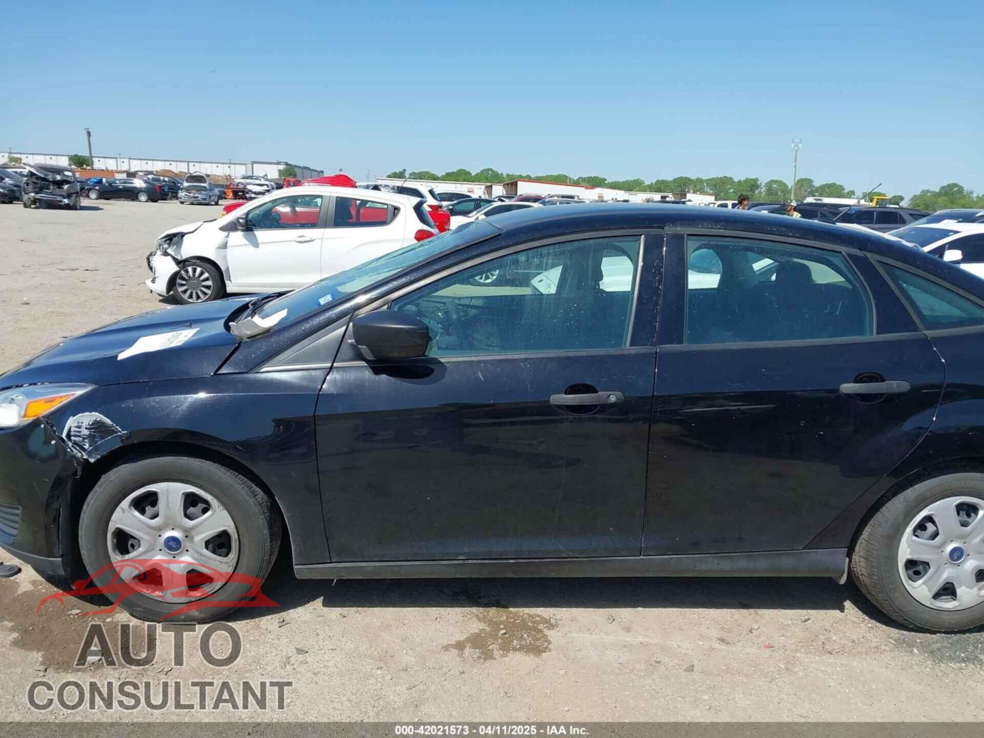 FORD FOCUS 2017 - 1FADP3E20HL244238