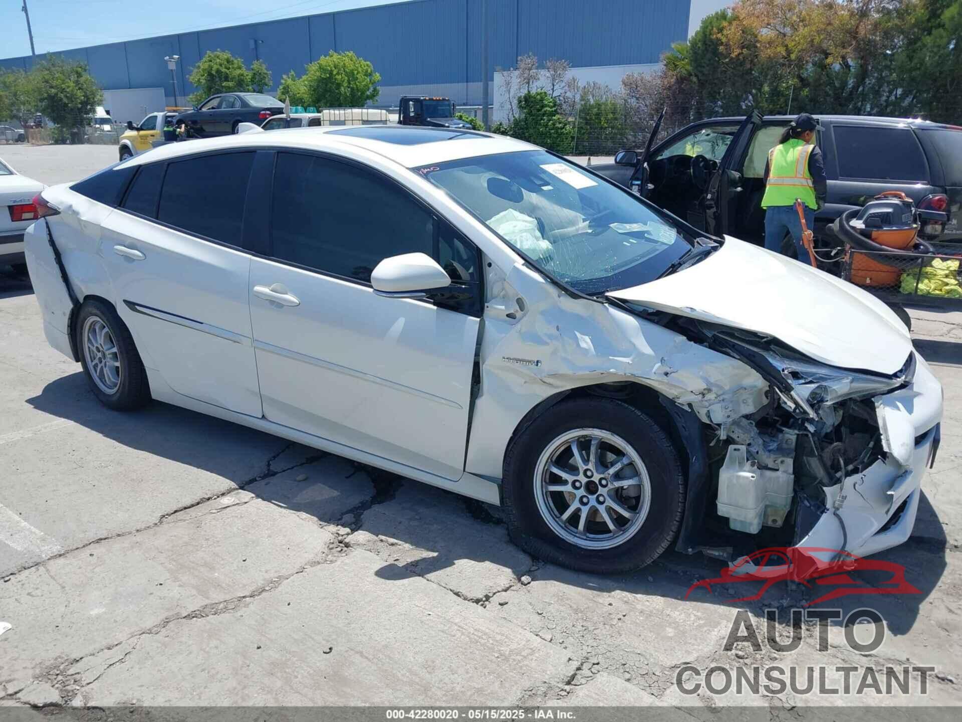 TOYOTA PRIUS 2018 - JTDKARFU8J3054828