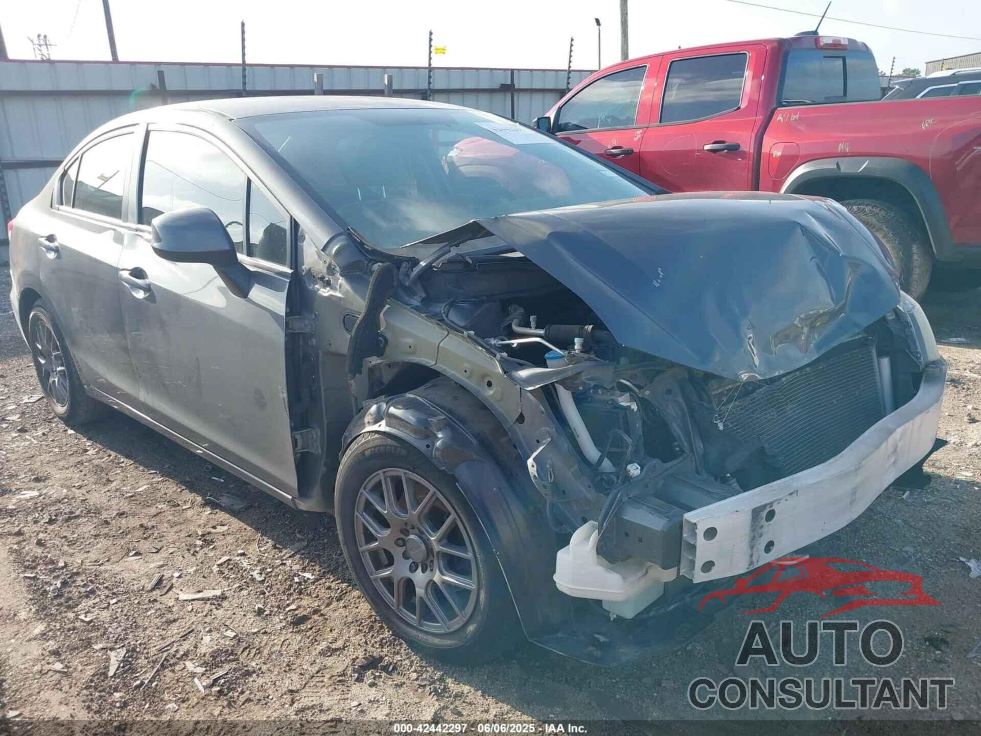HONDA CIVIC 2013 - 2HGFB2F53DH575909