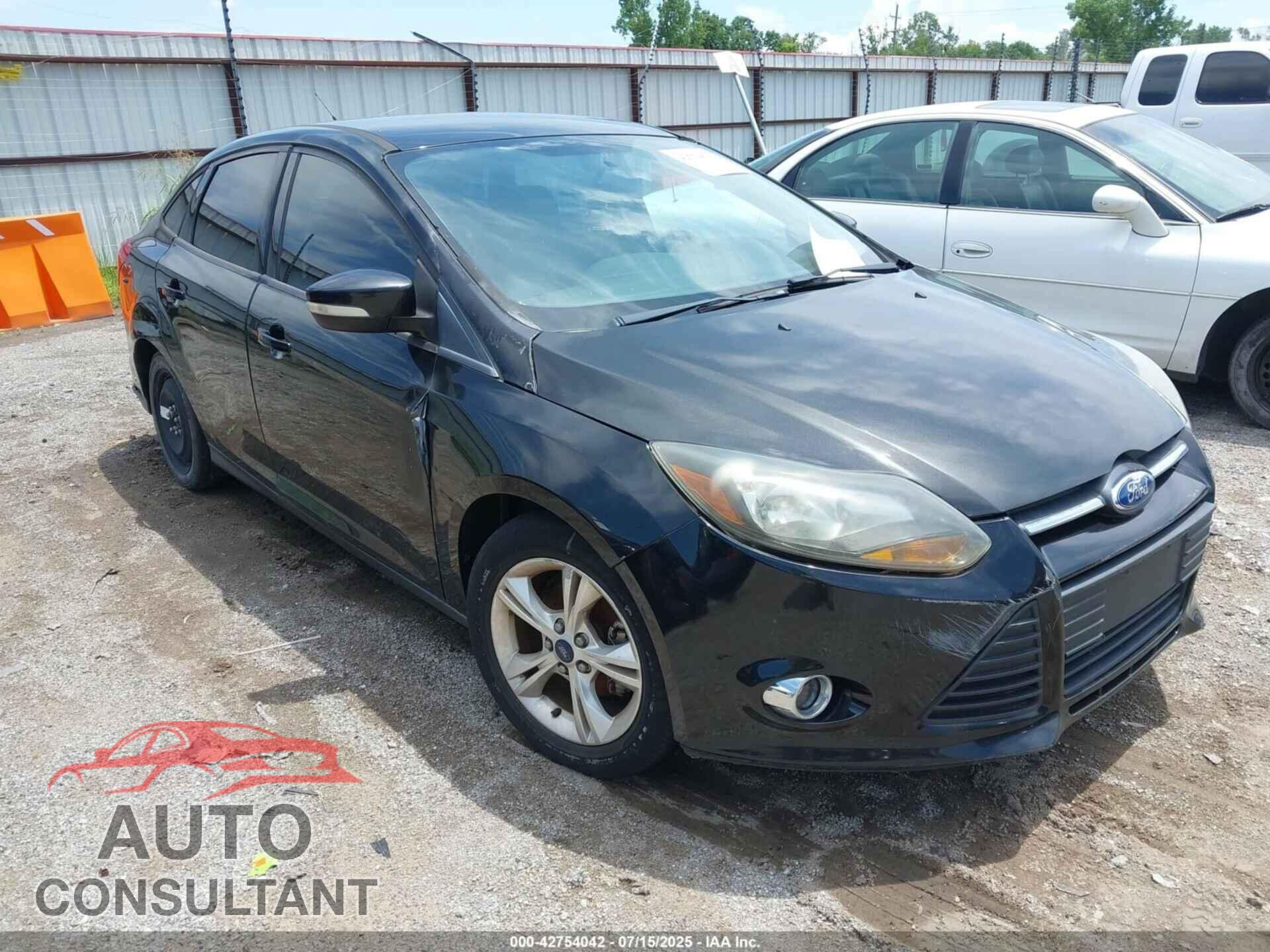 FORD FOCUS 2014 - 1FADP3F2XEL270825