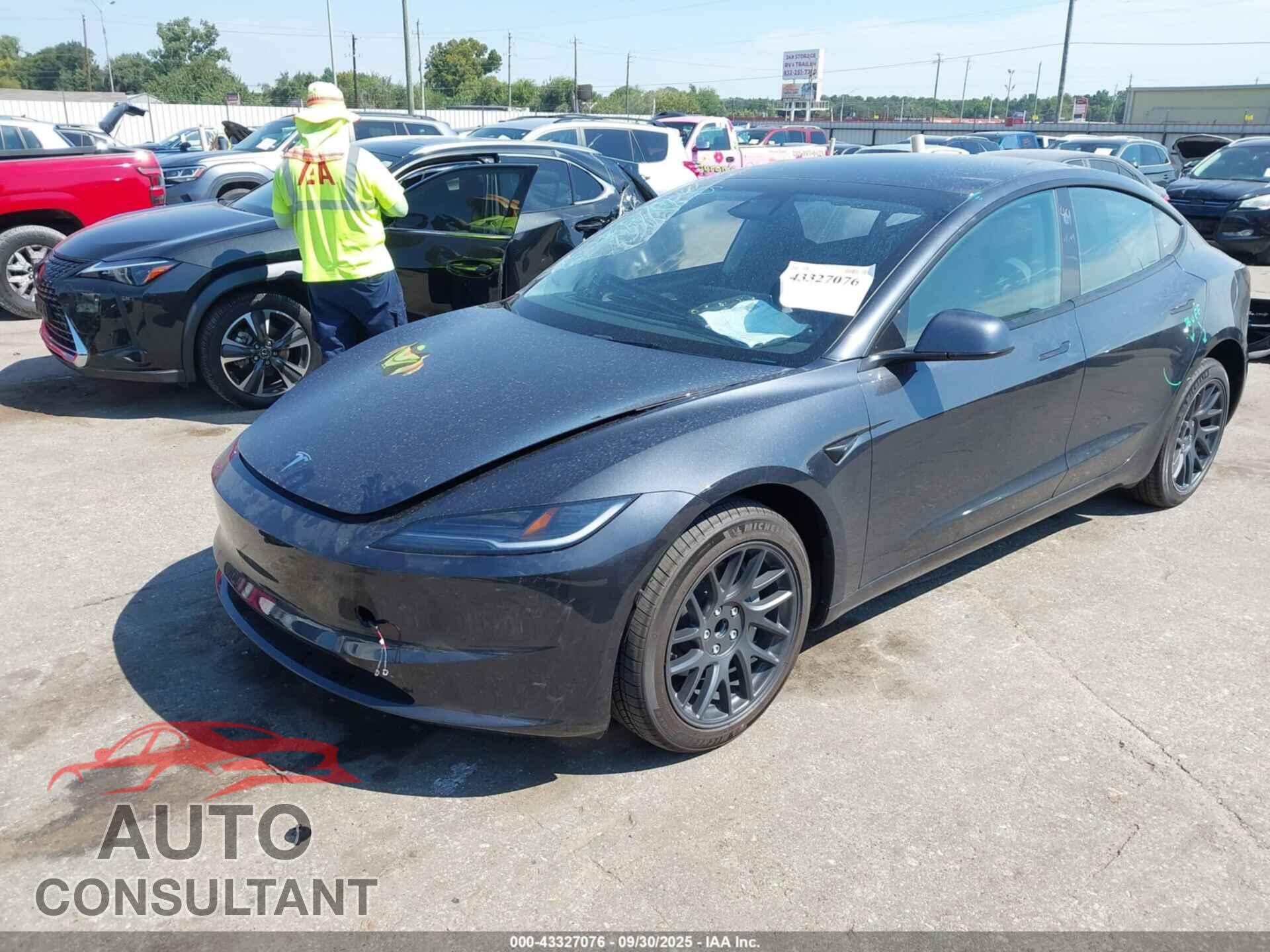 TESLA MODEL 3 2025 - 5YJ3E1EA1SF038993