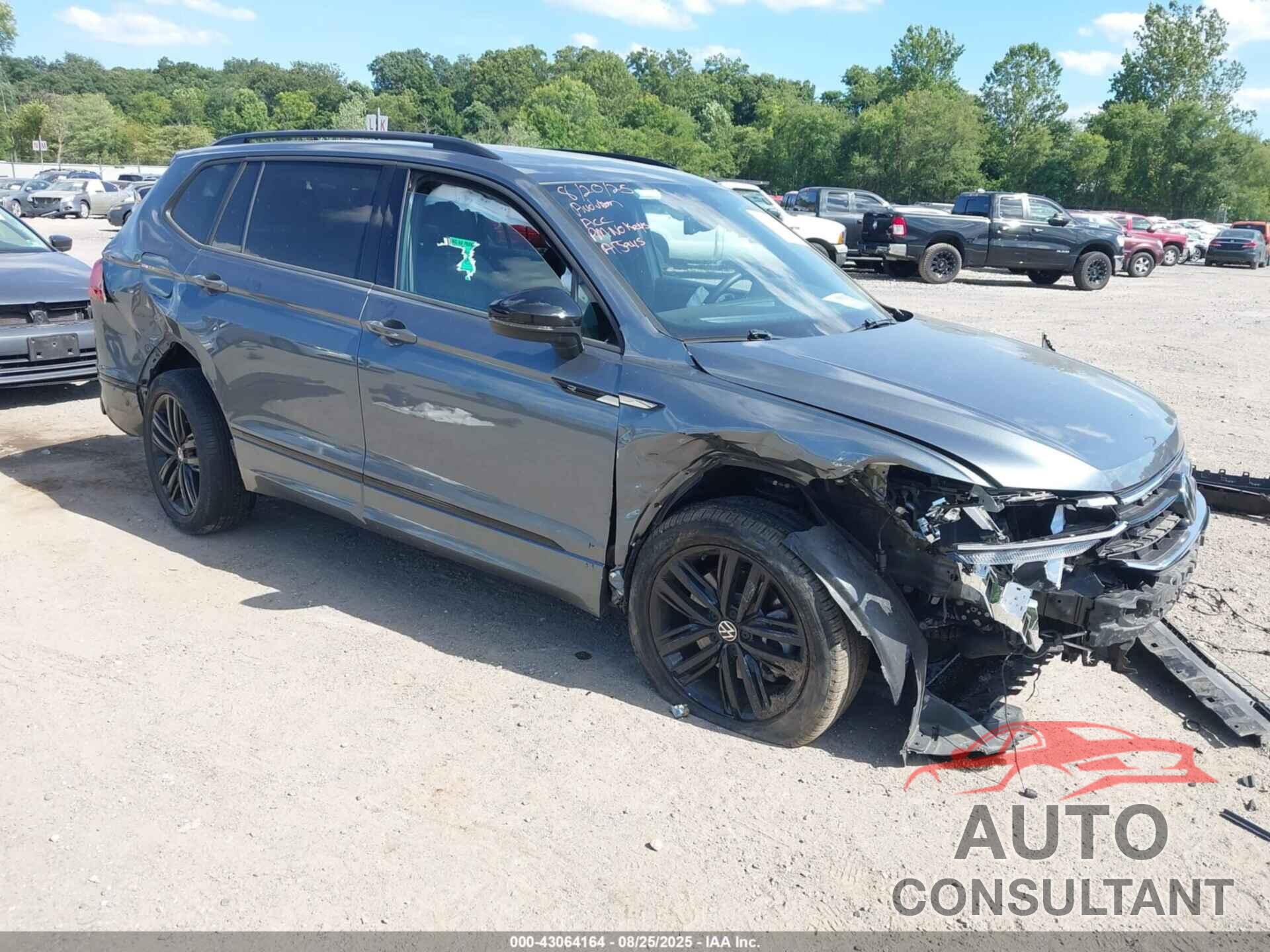 VOLKSWAGEN TIGUAN 2022 - 3VV8B7AX0NM065521