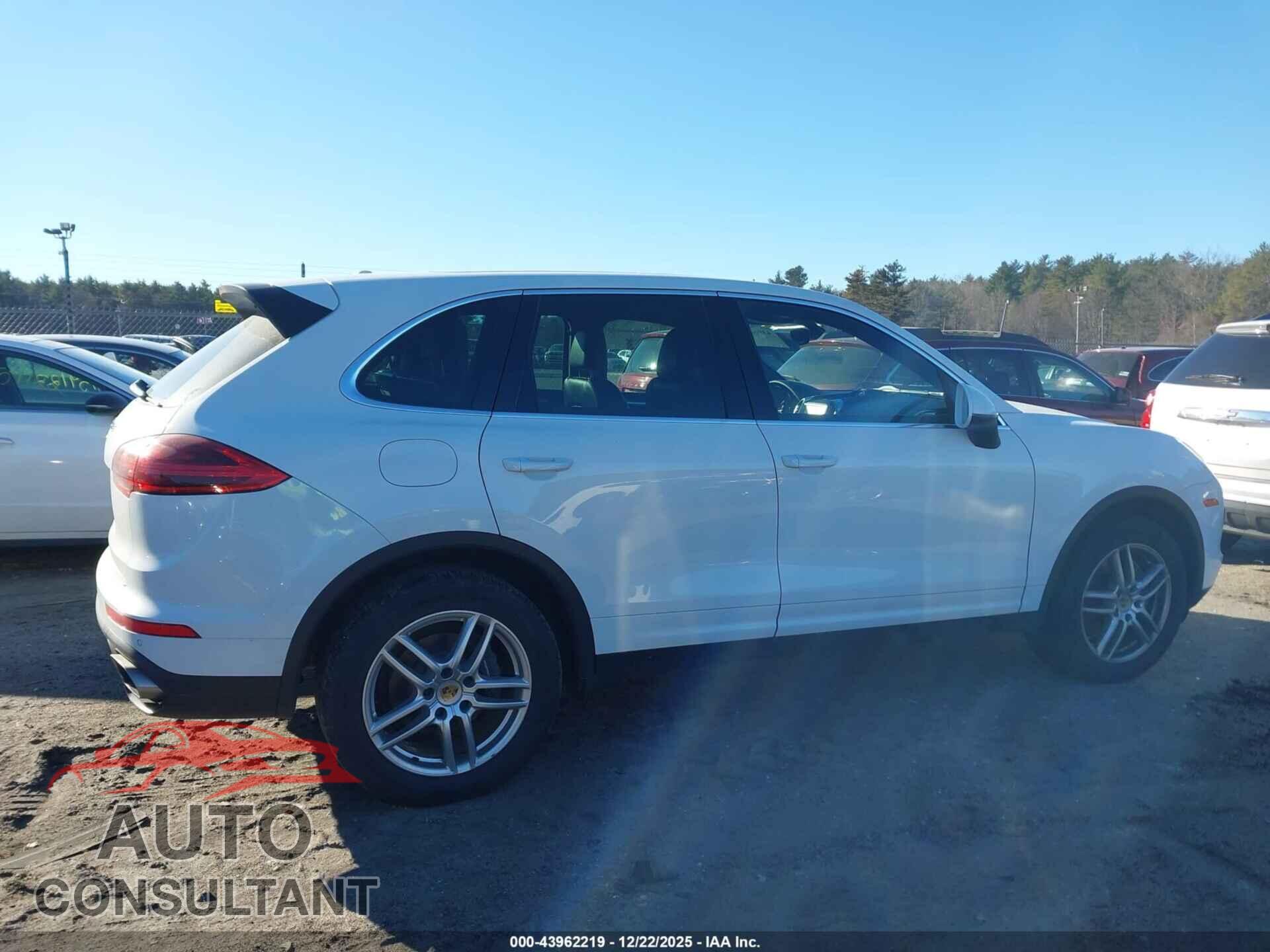 PORSCHE CAYENNE 2016 - WP1AA2A25GLA10608