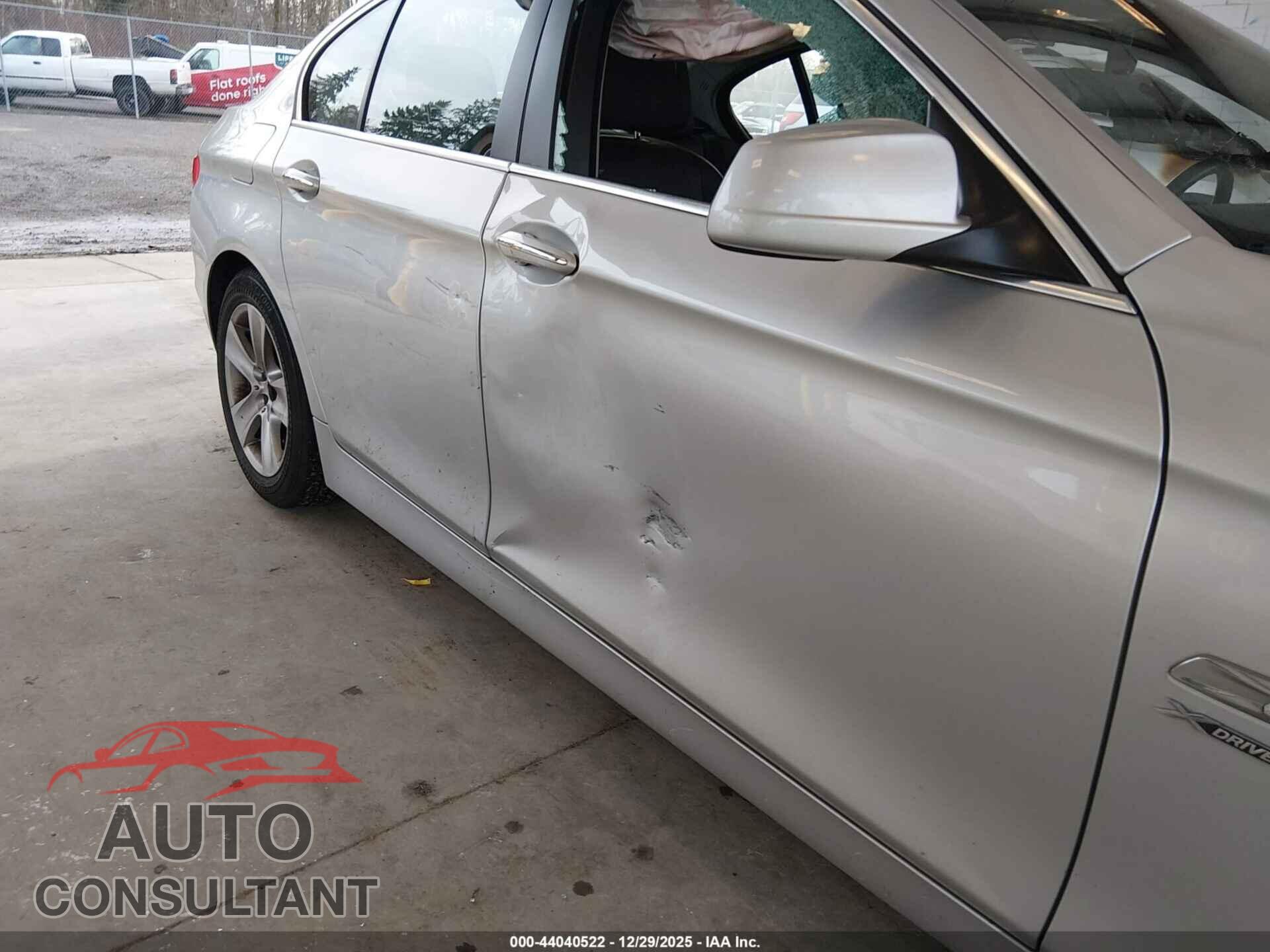 BMW 528I 2012 - WBAXH5C59CDW05656