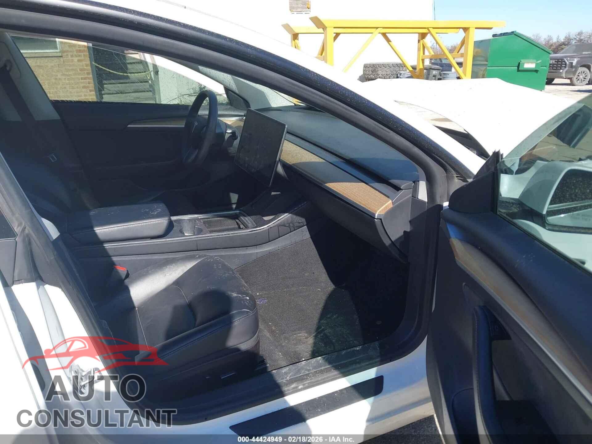 TESLA MODEL 3 2021 - 5YJ3E1EB2MF983446