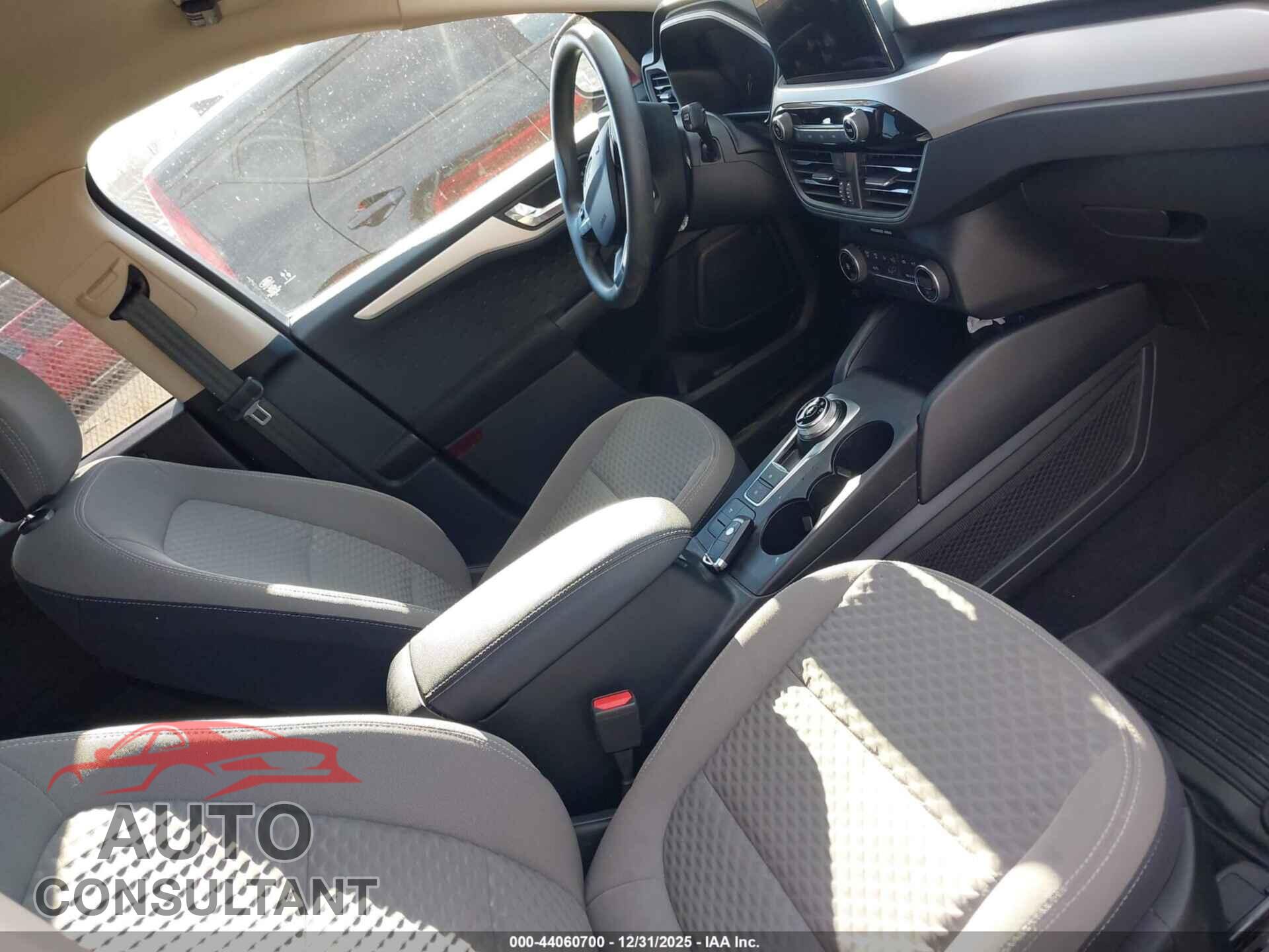 FORD ESCAPE 2020 - 1FMCU0G61LUA68103