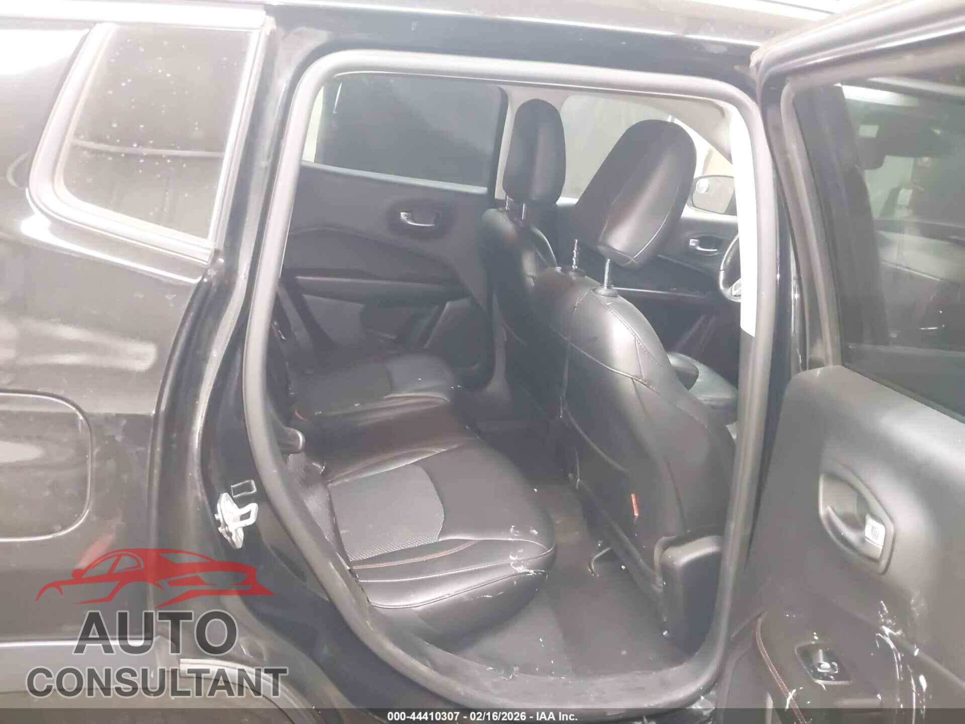 JEEP COMPASS 2018 - 3C4NJDDBXJT207344