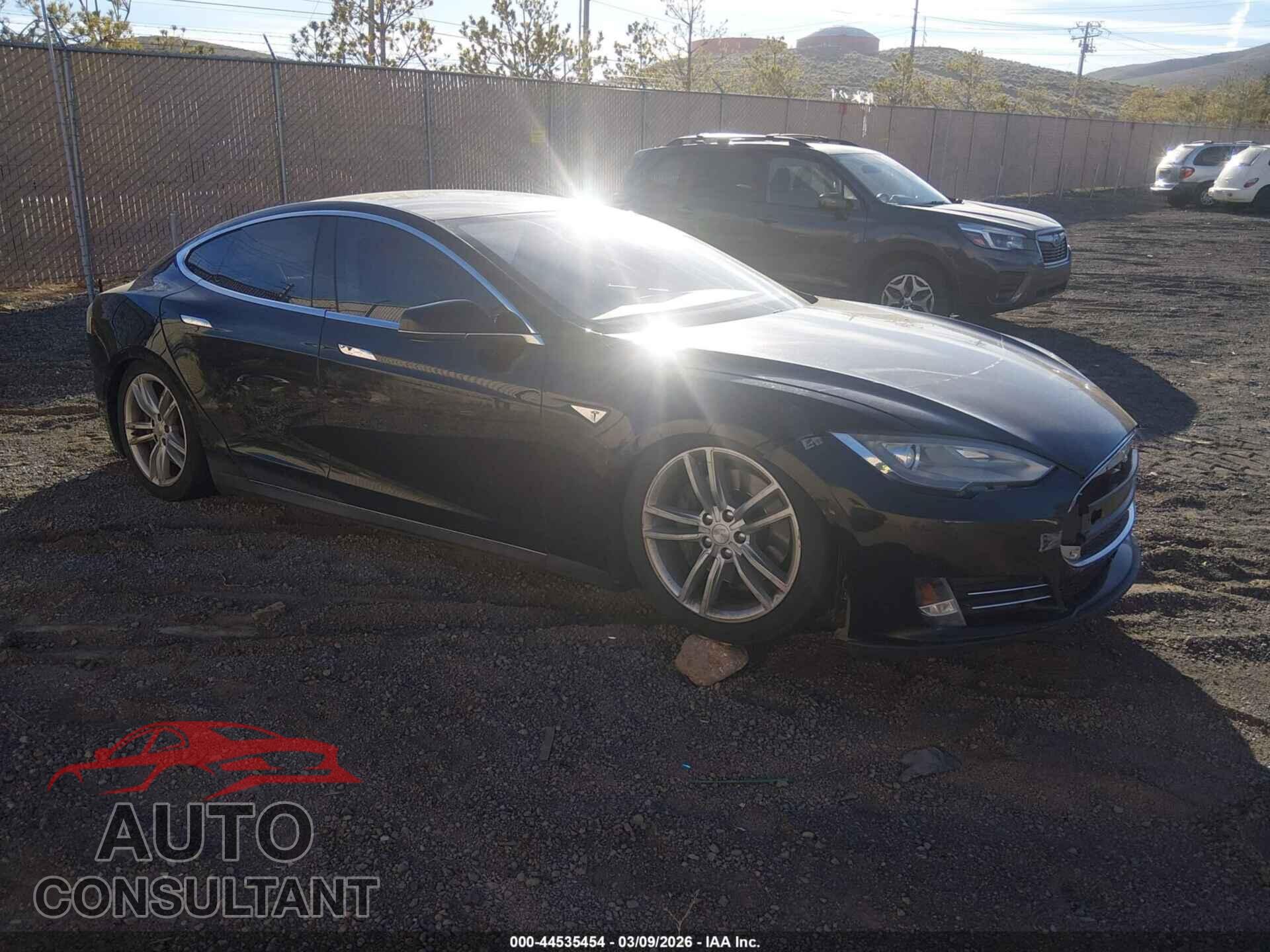 TESLA MODEL S 2013 - 5YJSA1CN1DFP03410