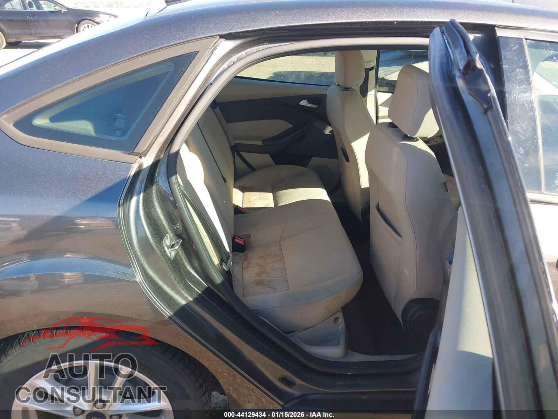 FORD FOCUS 2015 - 1FADP3F27FL227772