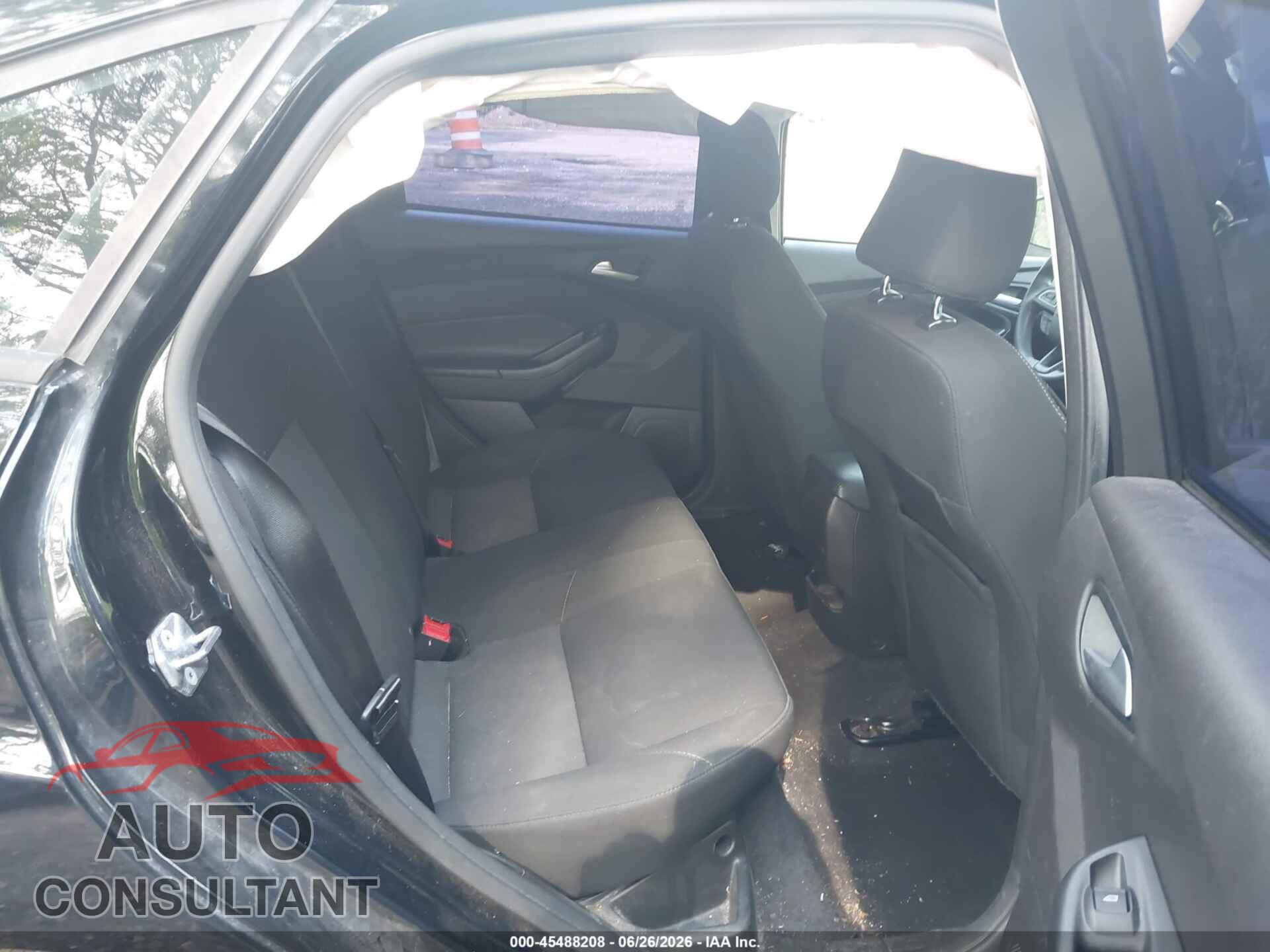 FORD FOCUS 2017 - 1FADP3F28HL266549