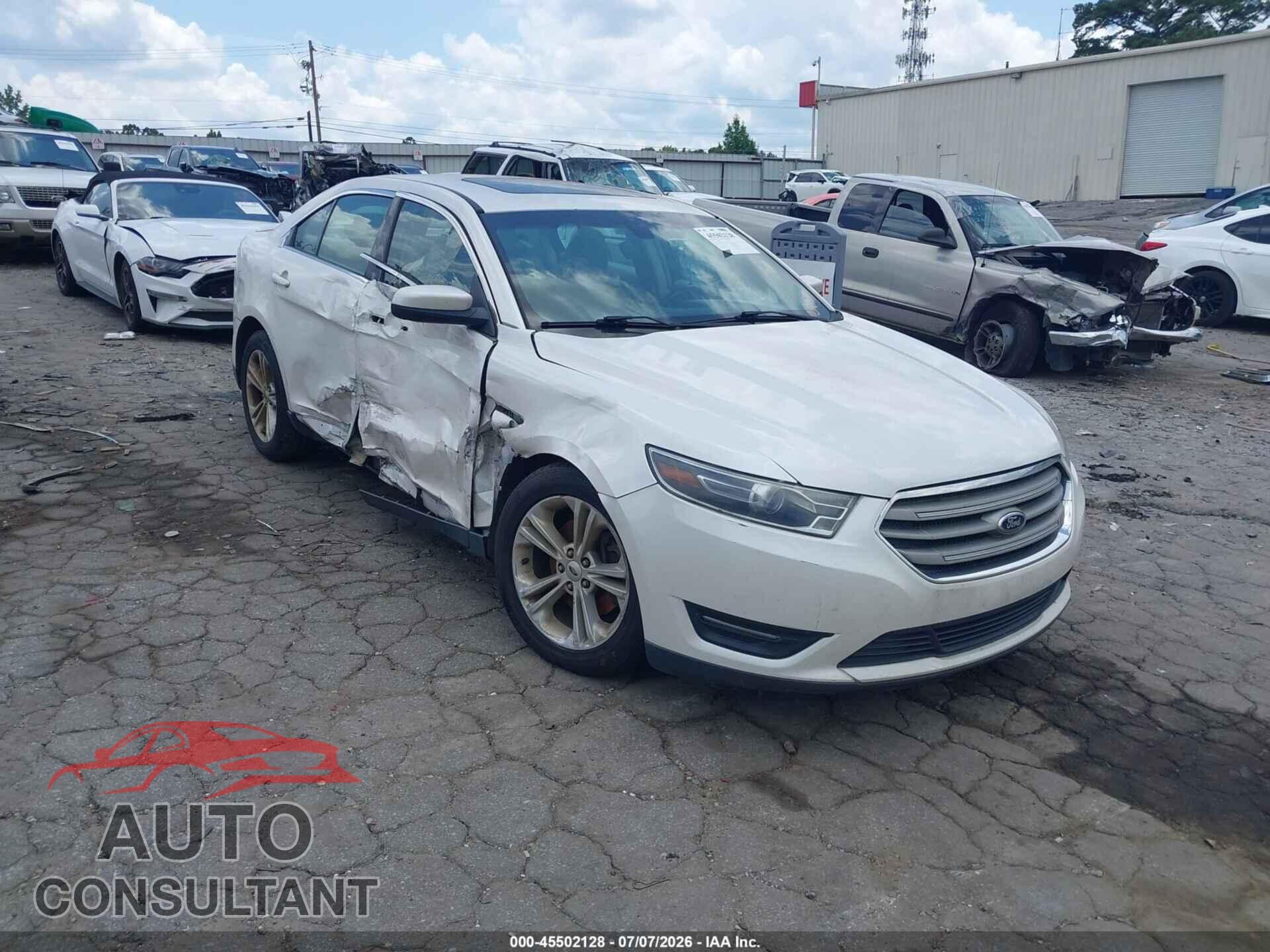 FORD TAURUS 2015 - 1FAHP2E82FG148004
