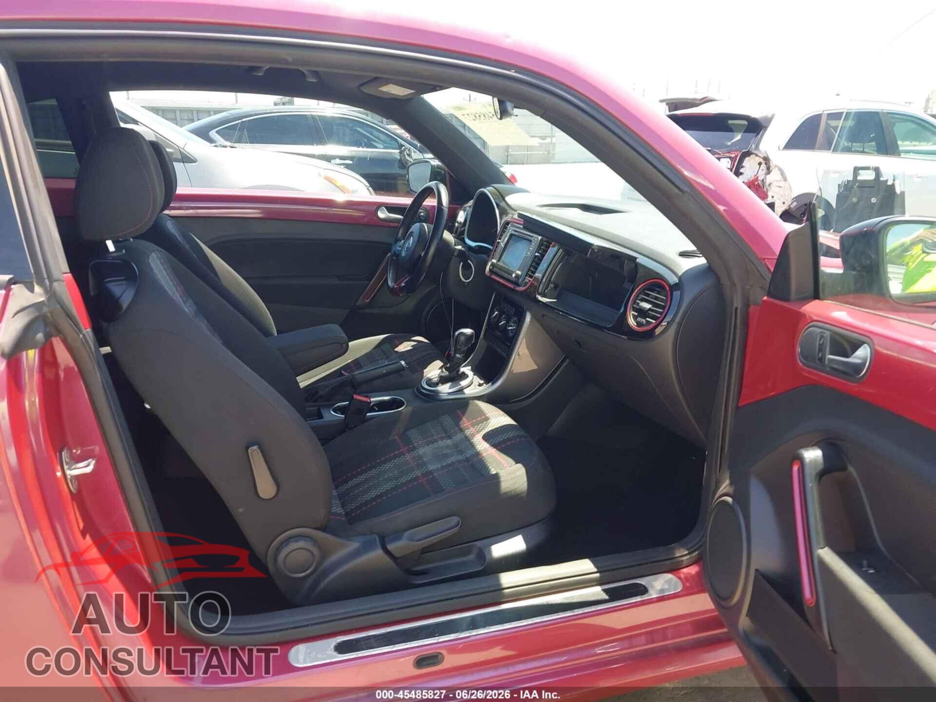 VOLKSWAGEN BEETLE 2017 - 3VWF17AT7HM606698