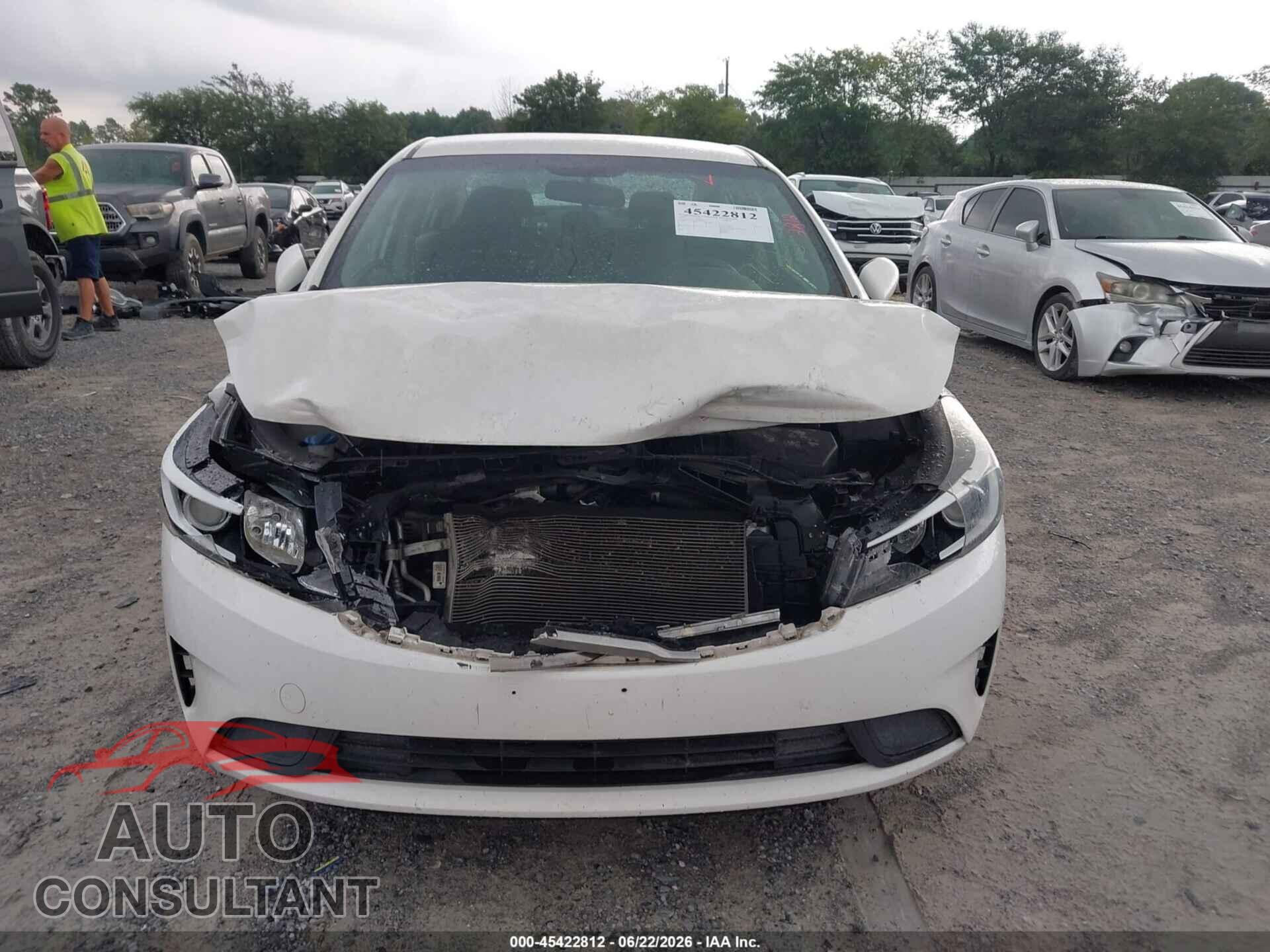 KIA FORTE 2018 - 3KPFK4A76JE229010