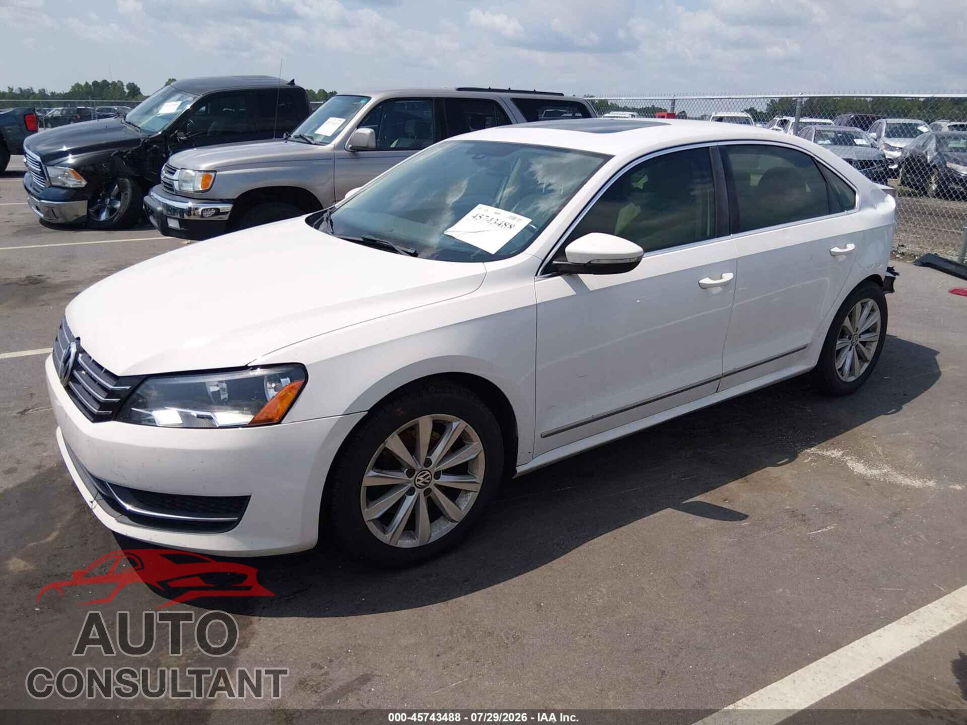 VOLKSWAGEN PASSAT 2012 - 1VWCH7A31CC034228