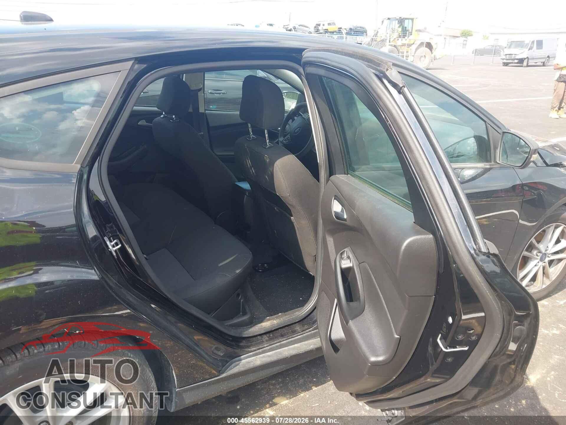 FORD FOCUS 2017 - 1FADP3K21HL337449