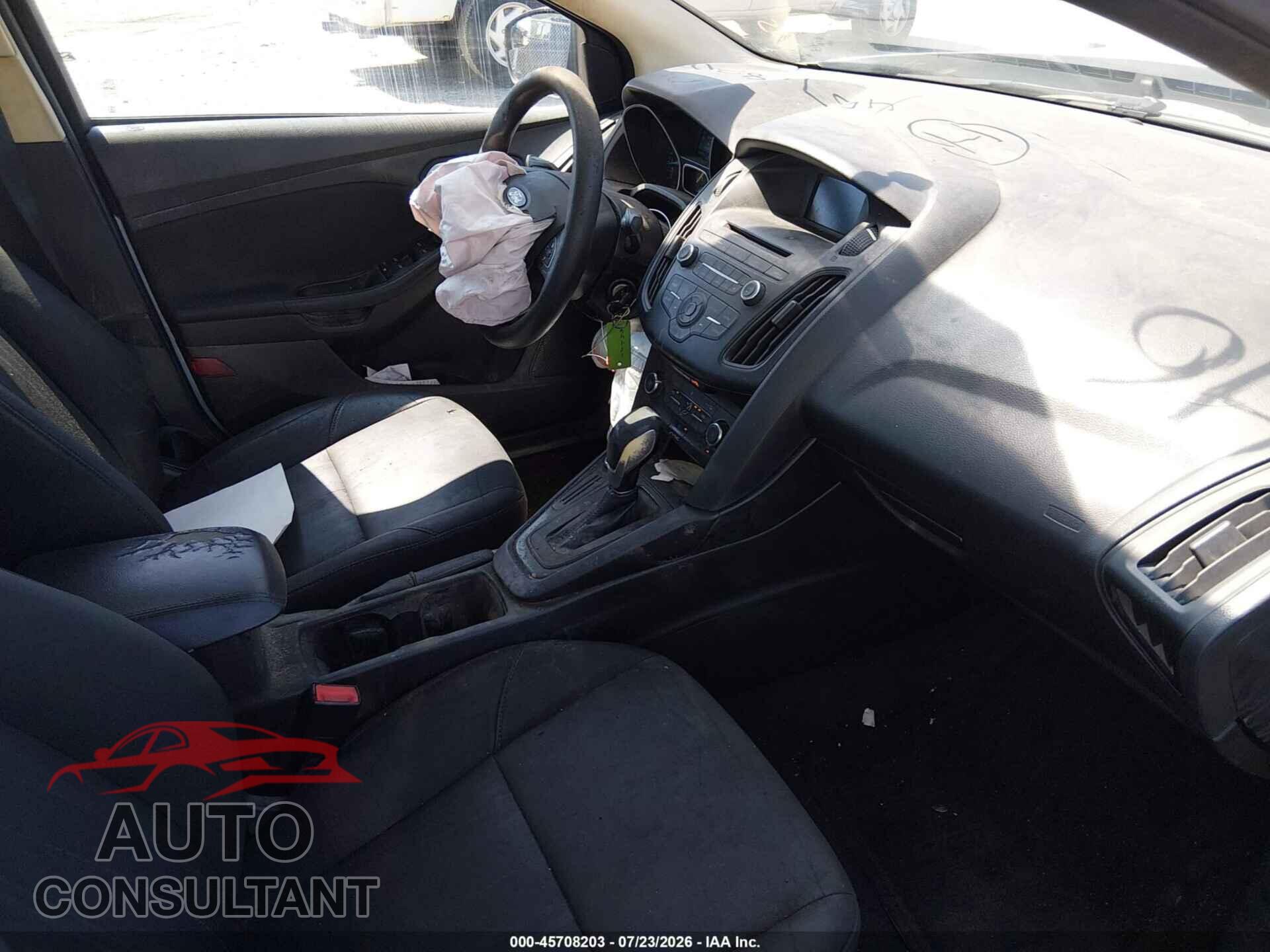 FORD FOCUS 2015 - 1FADP3F28FL329792