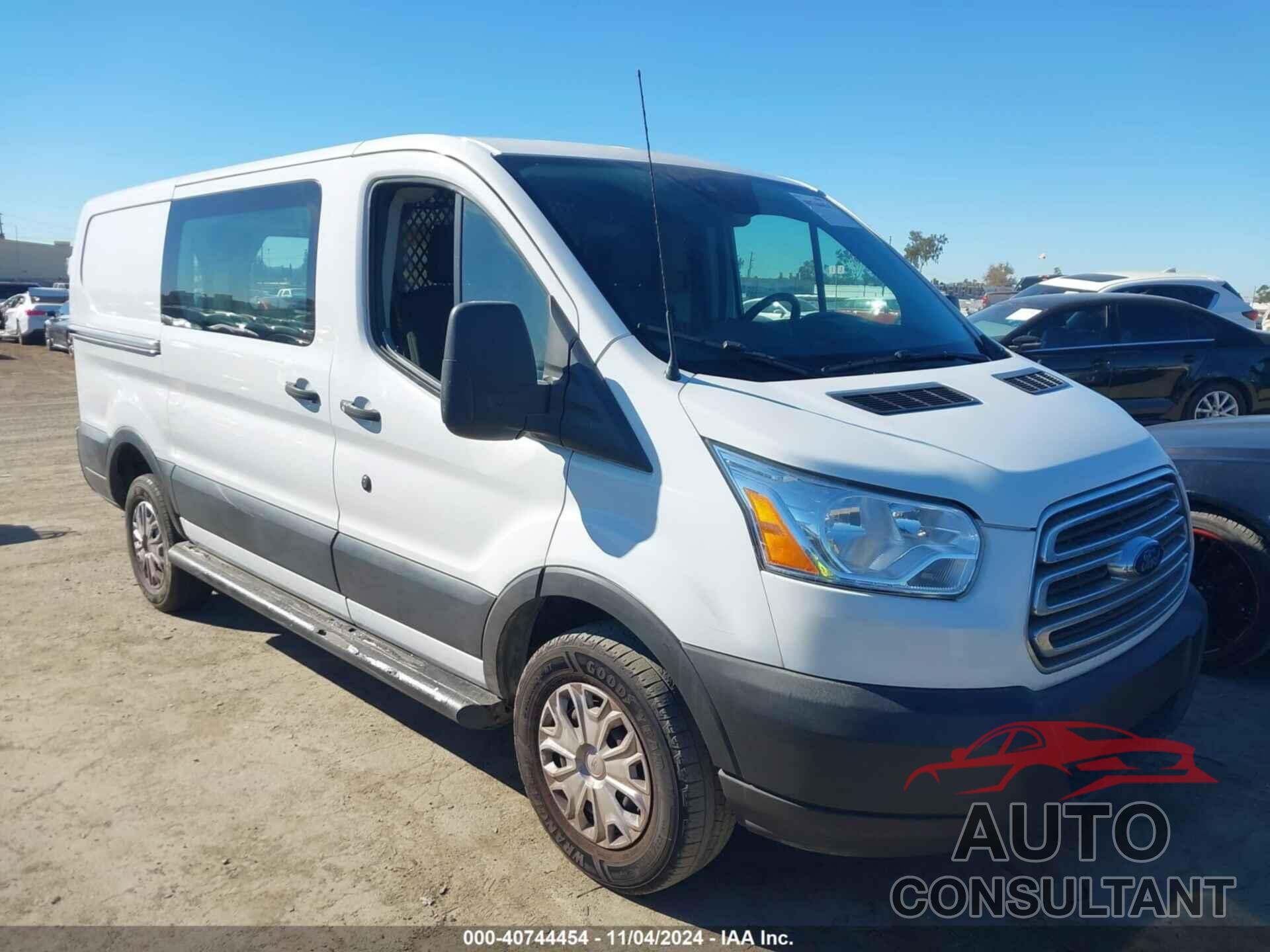 FORD TRANSIT-250 2019 - 1FTYR1YM7KKB34369