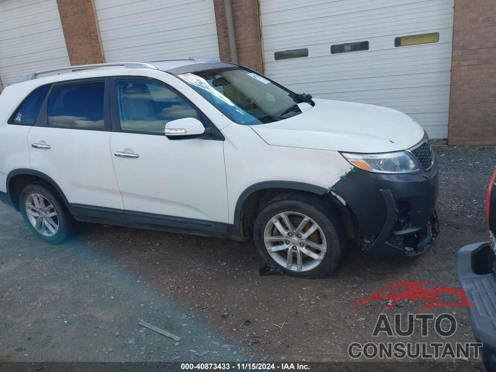 KIA SORENTO 2015 - 5XYKT3A61FG566949